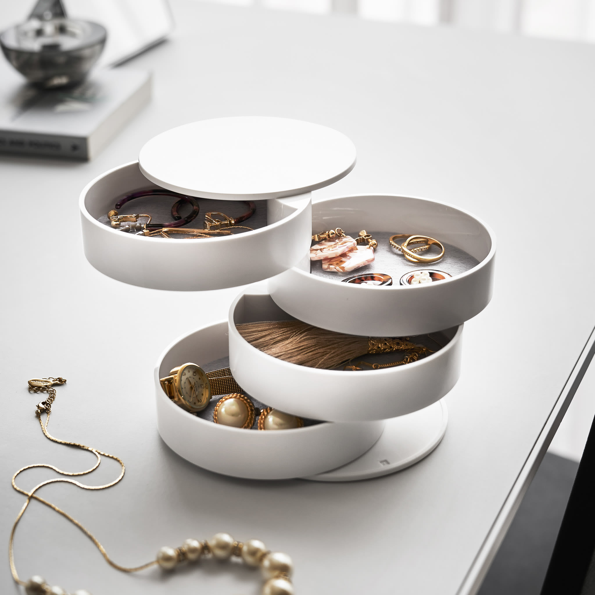 4-Tiered Accessory Box : Individually Rotatable