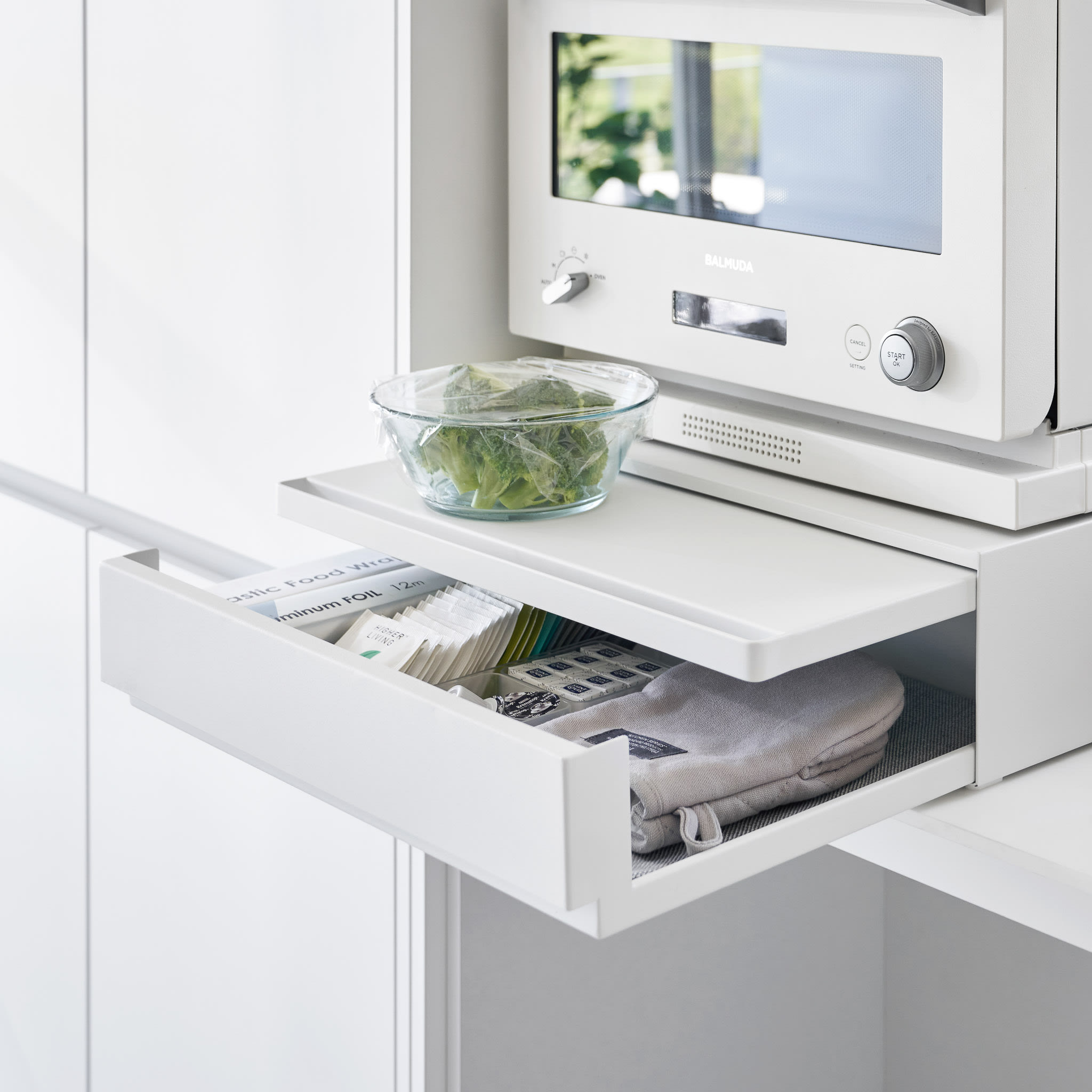 Sliding Countertop Tray with Drawer : Flexible Arrangement