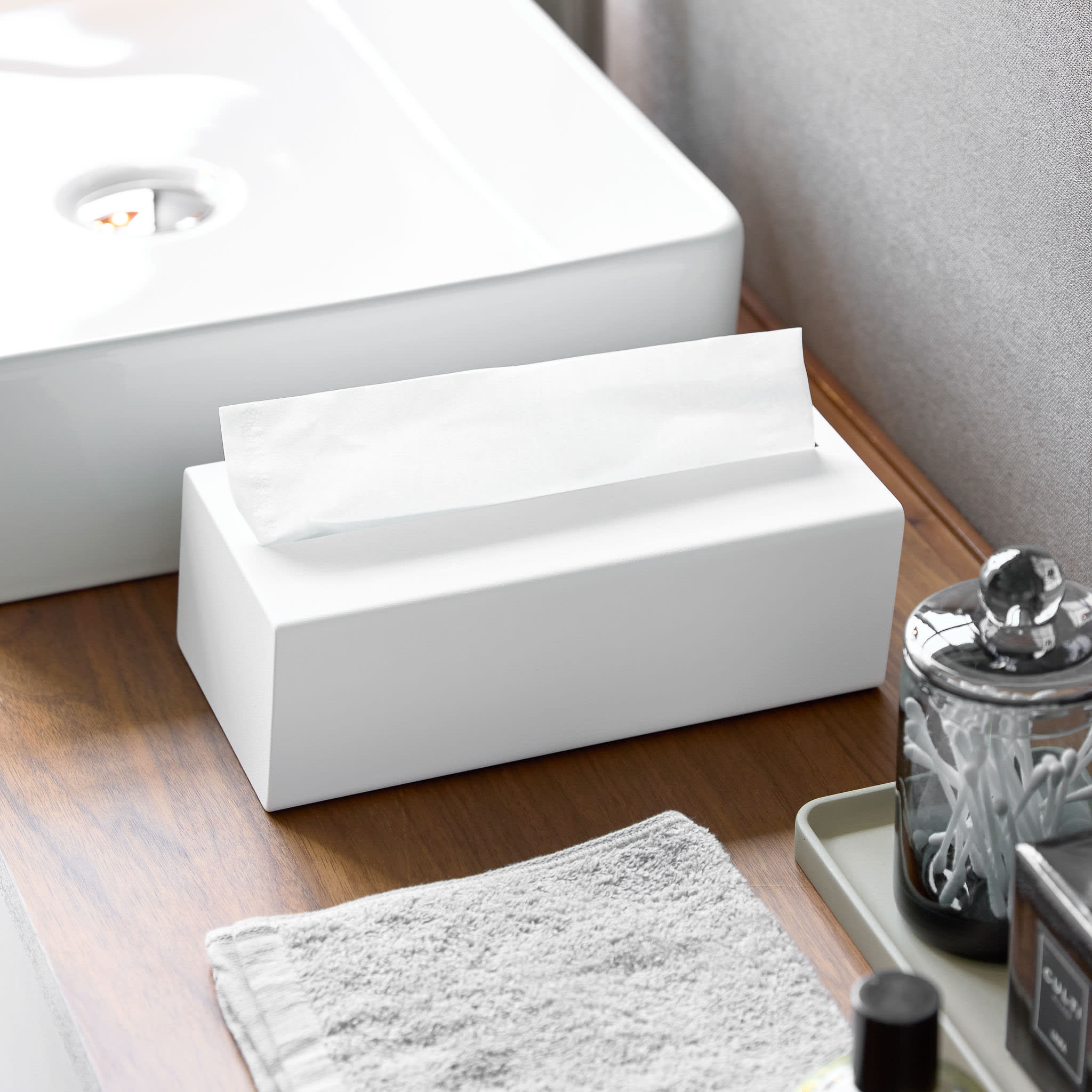 Vertical Tissue Case : Alternative Horizontal Placement