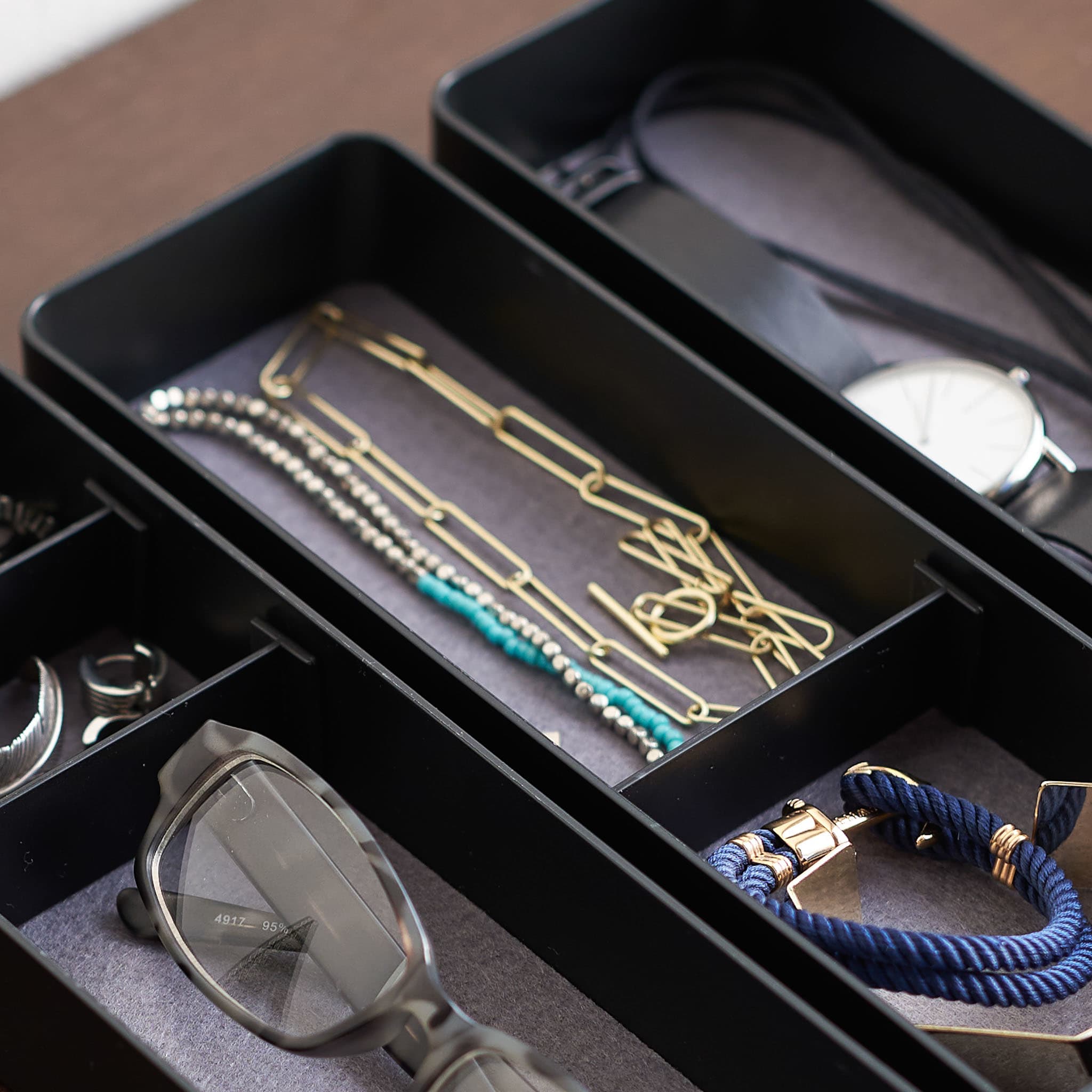 3-Tiered Slim Accessory Box : Felt Pads for Secure Hold