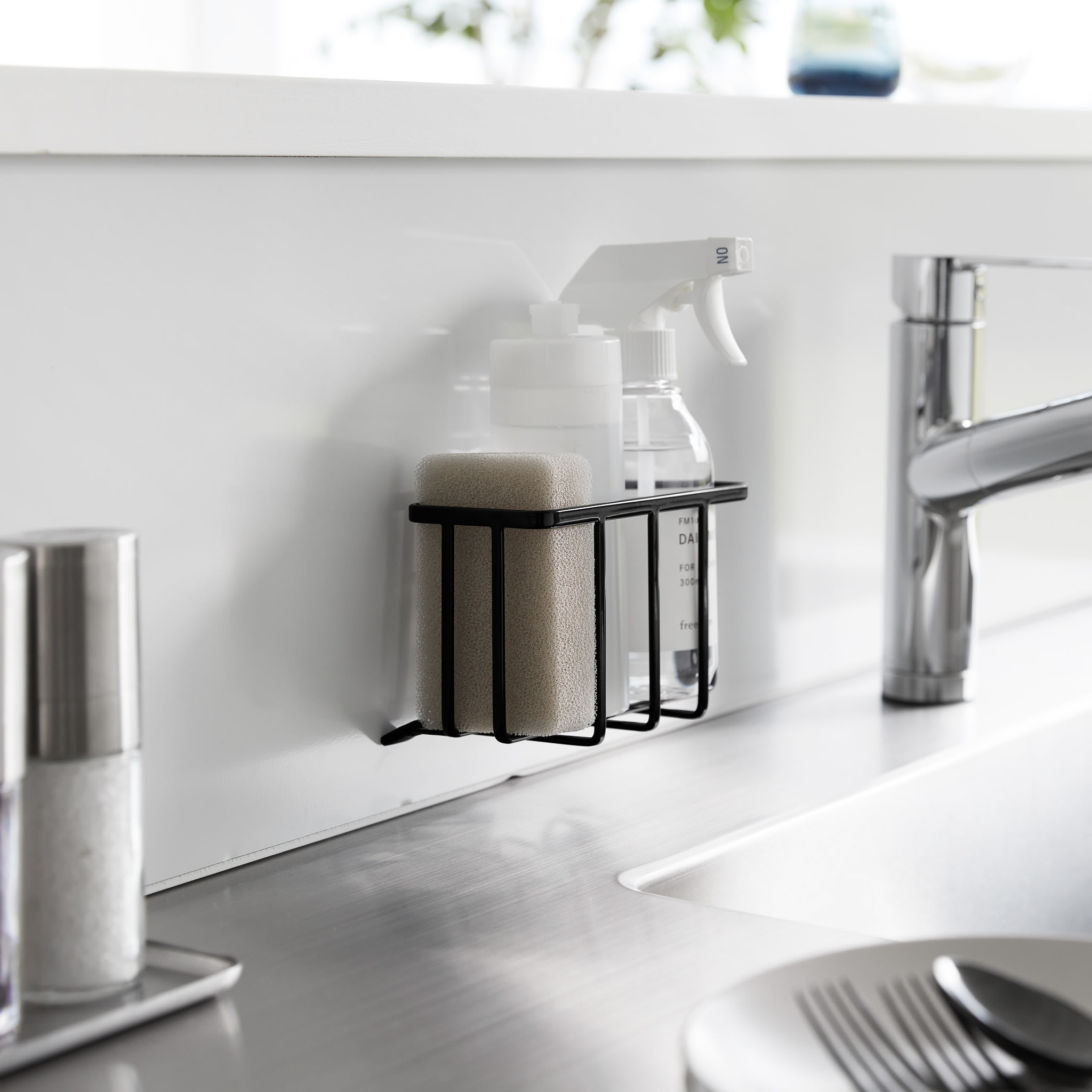 Film Hook Multi-Use Basket S : Floating Storage