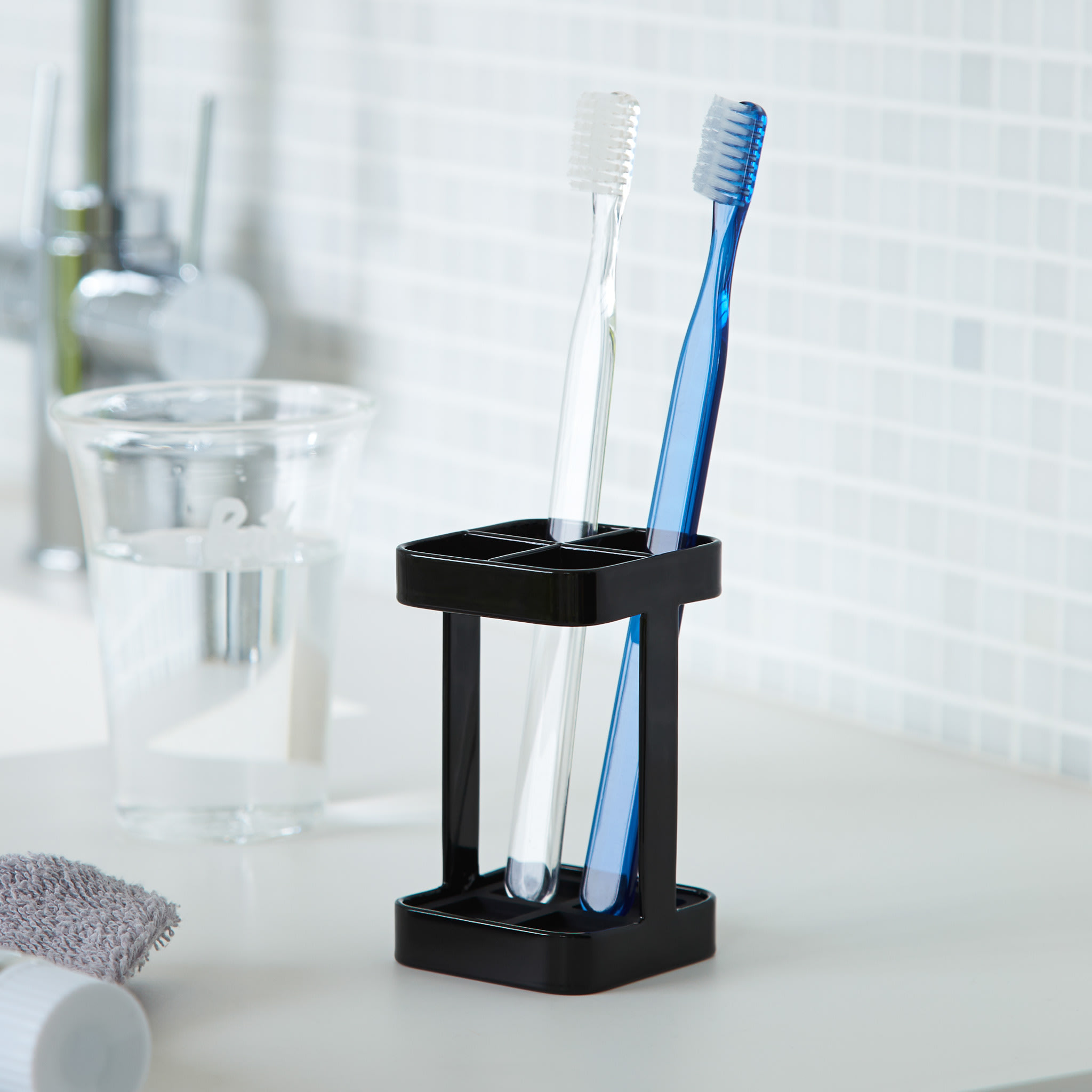 Toothbrush Stand : Compact Design