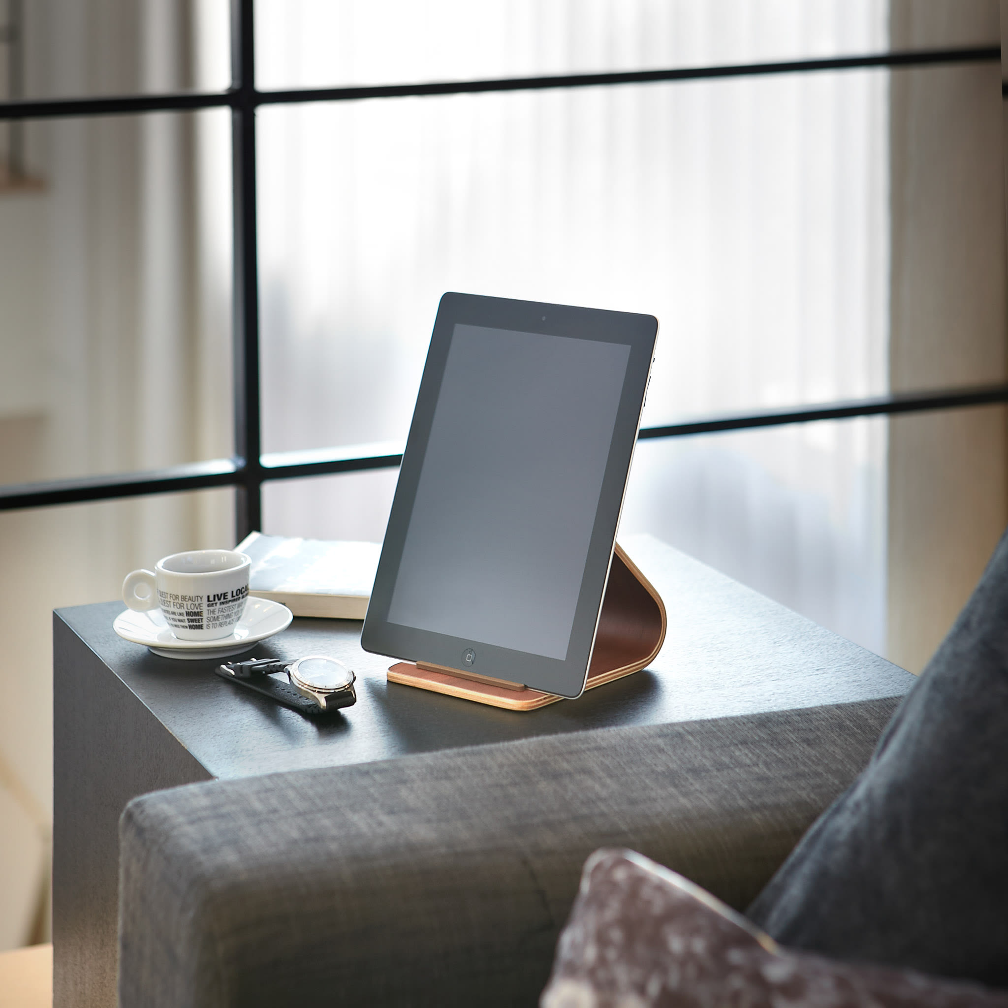 Tablet Stand : Stylish Design