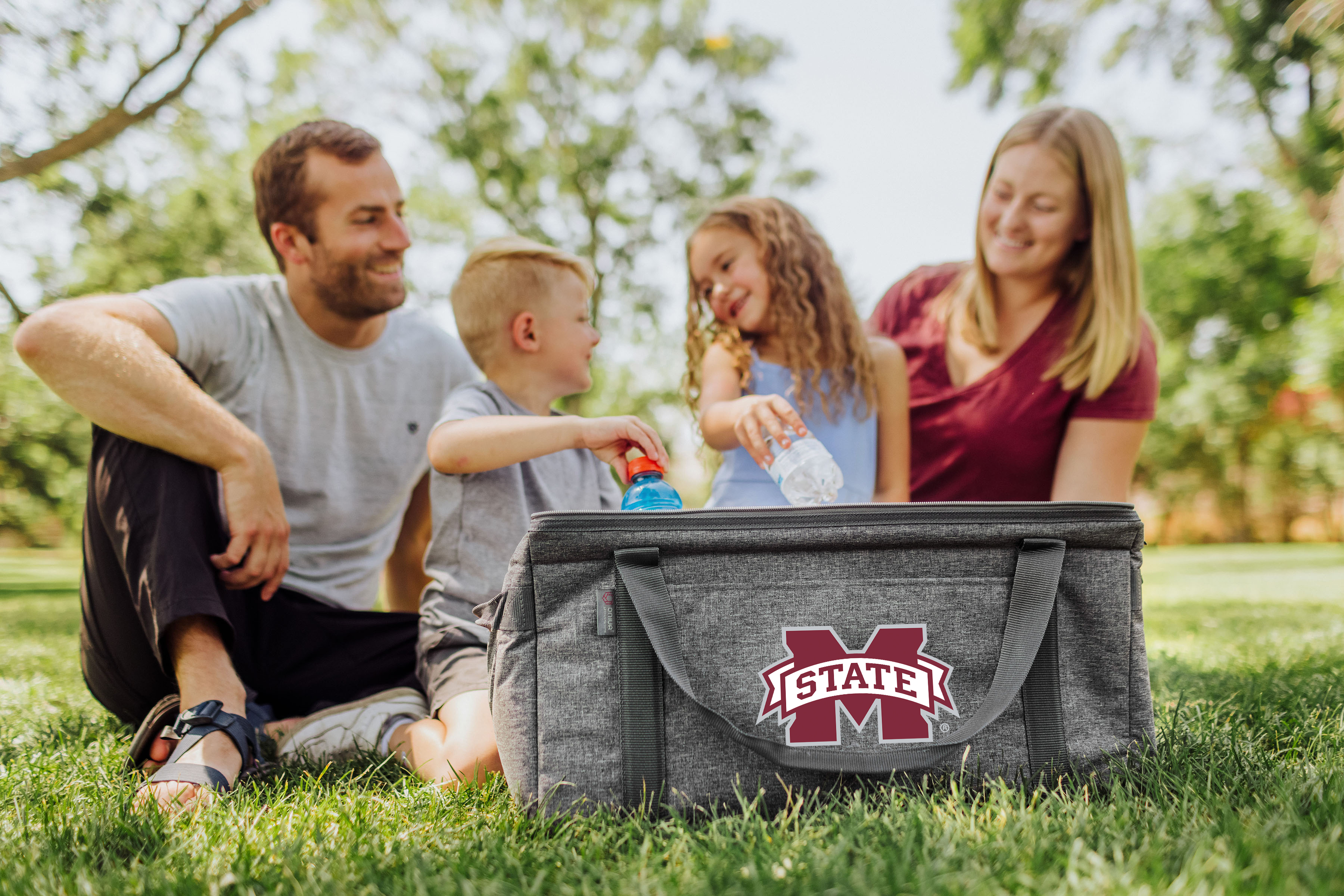 Mississippi State Bulldogs - 64 Can Collapsible Cooler