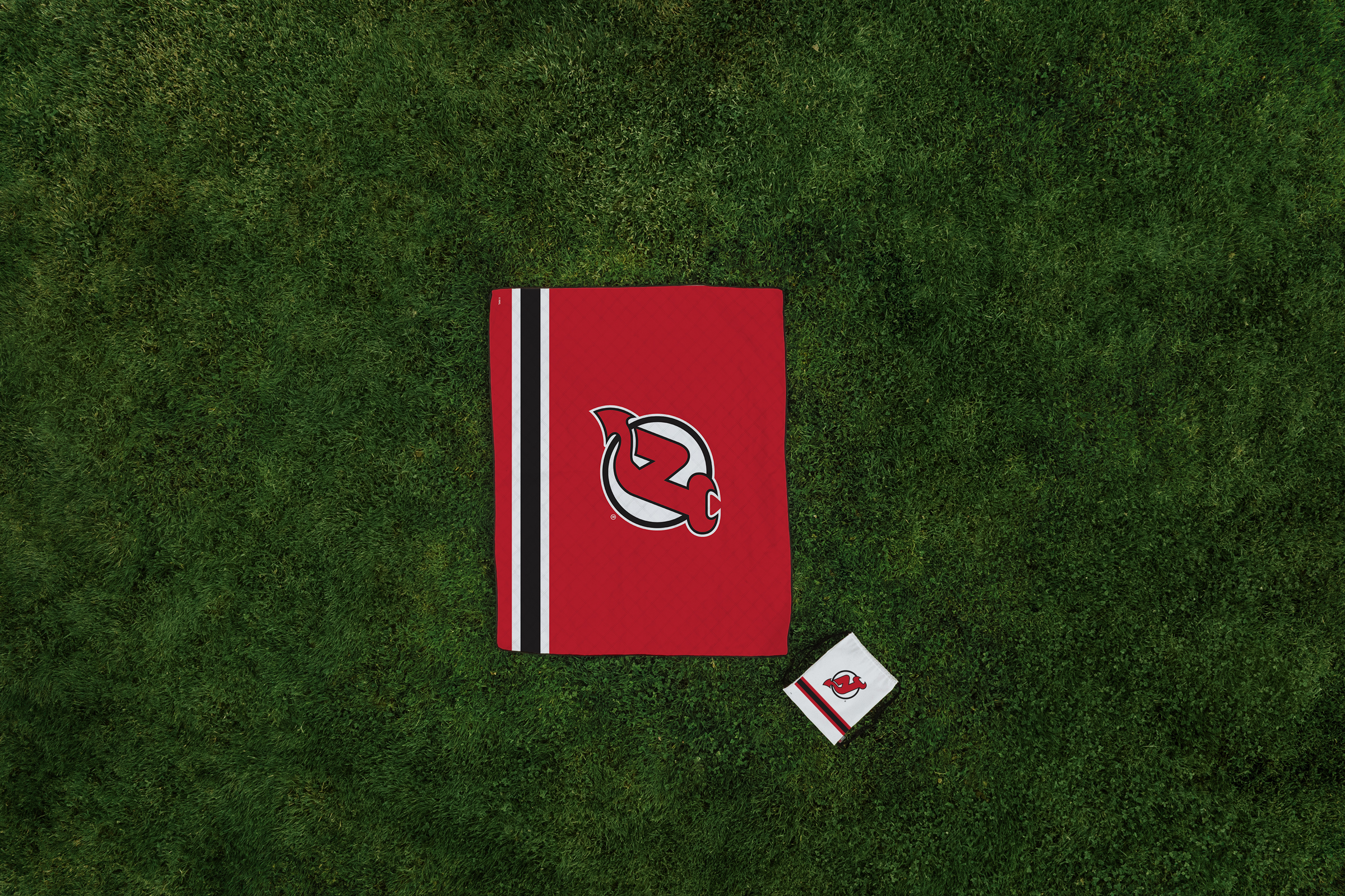 New Jersey Devils - Impresa Picnic Blanket