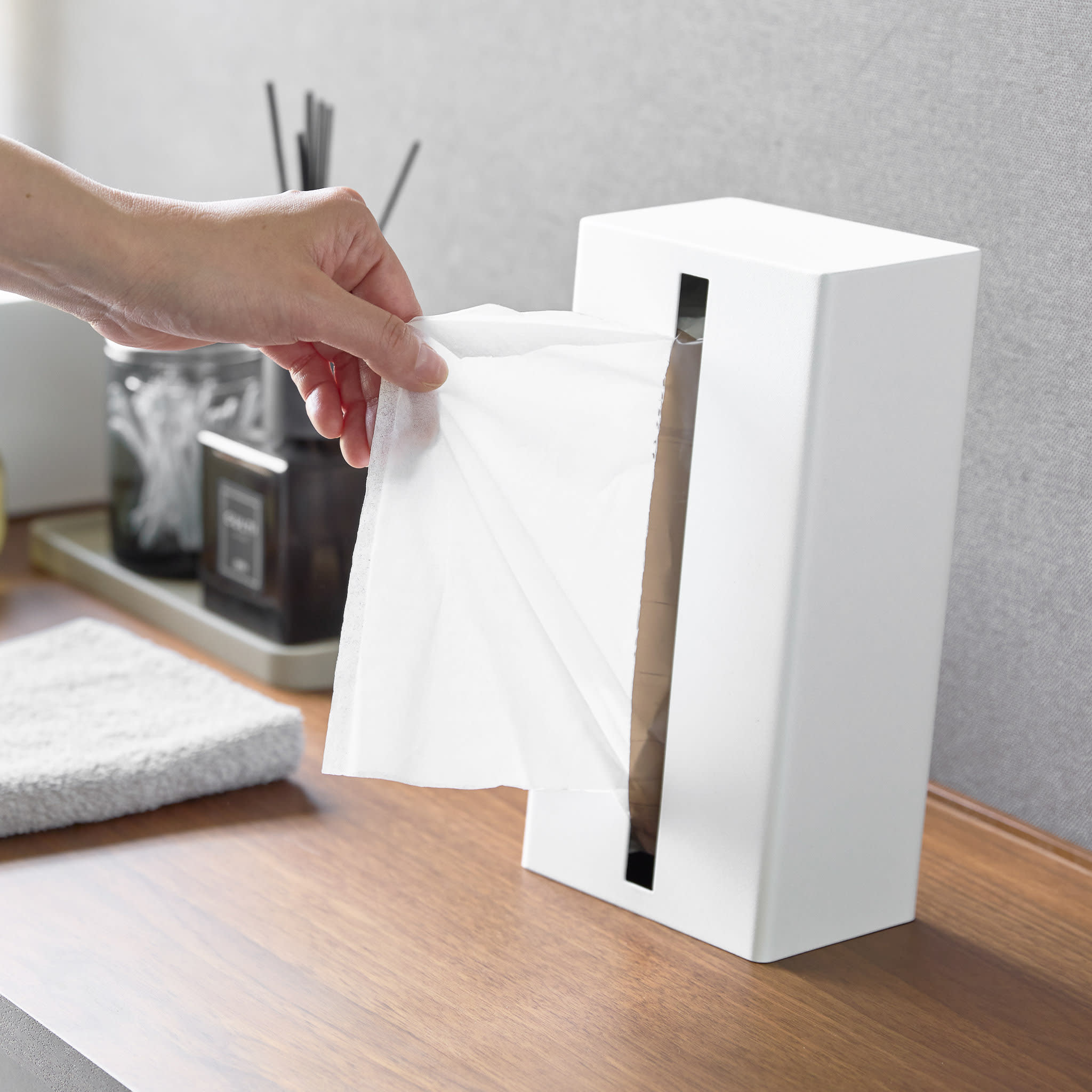 Vertical Tissue Case : Practical Vertical Design