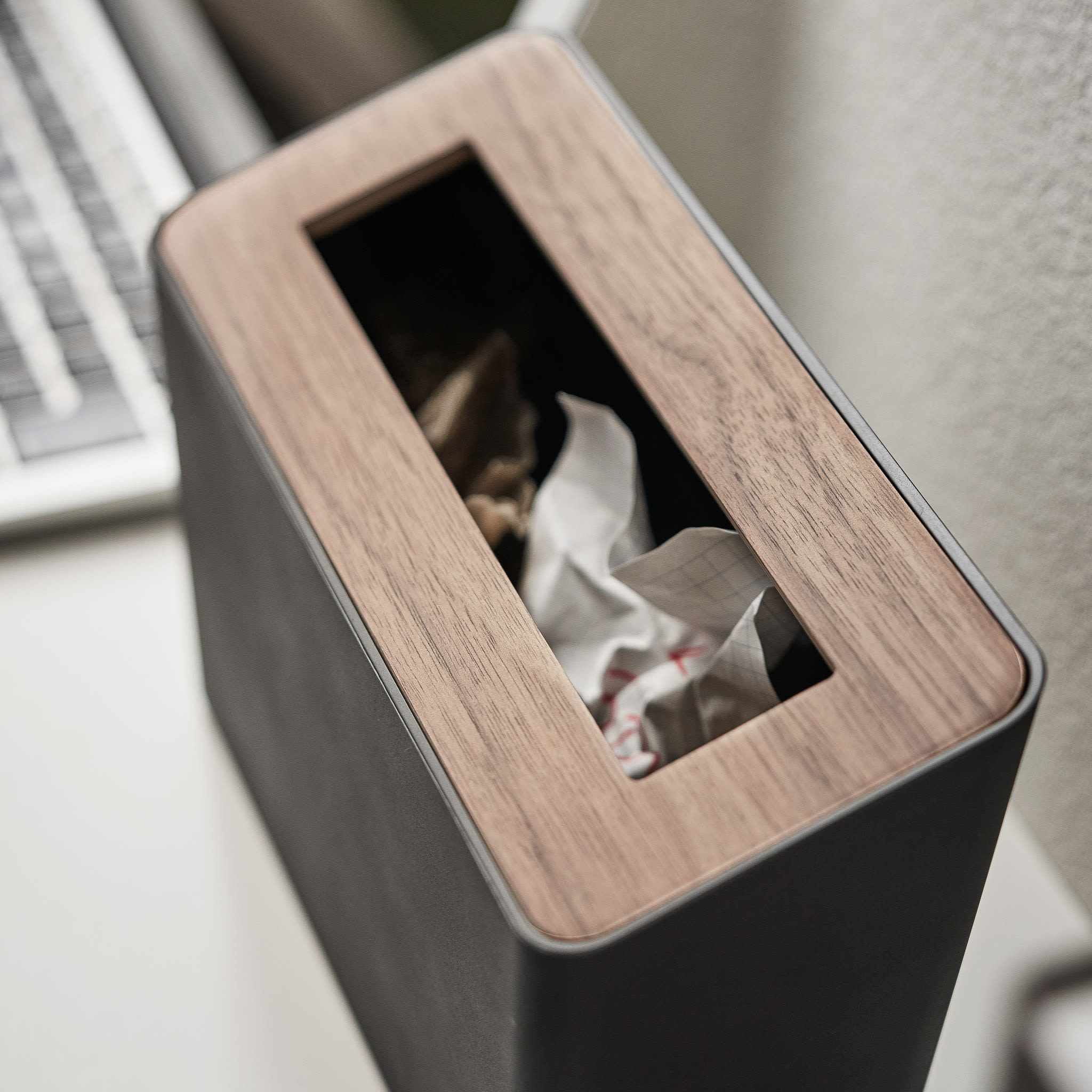 Tabletop Trash Can : Angled Opening
