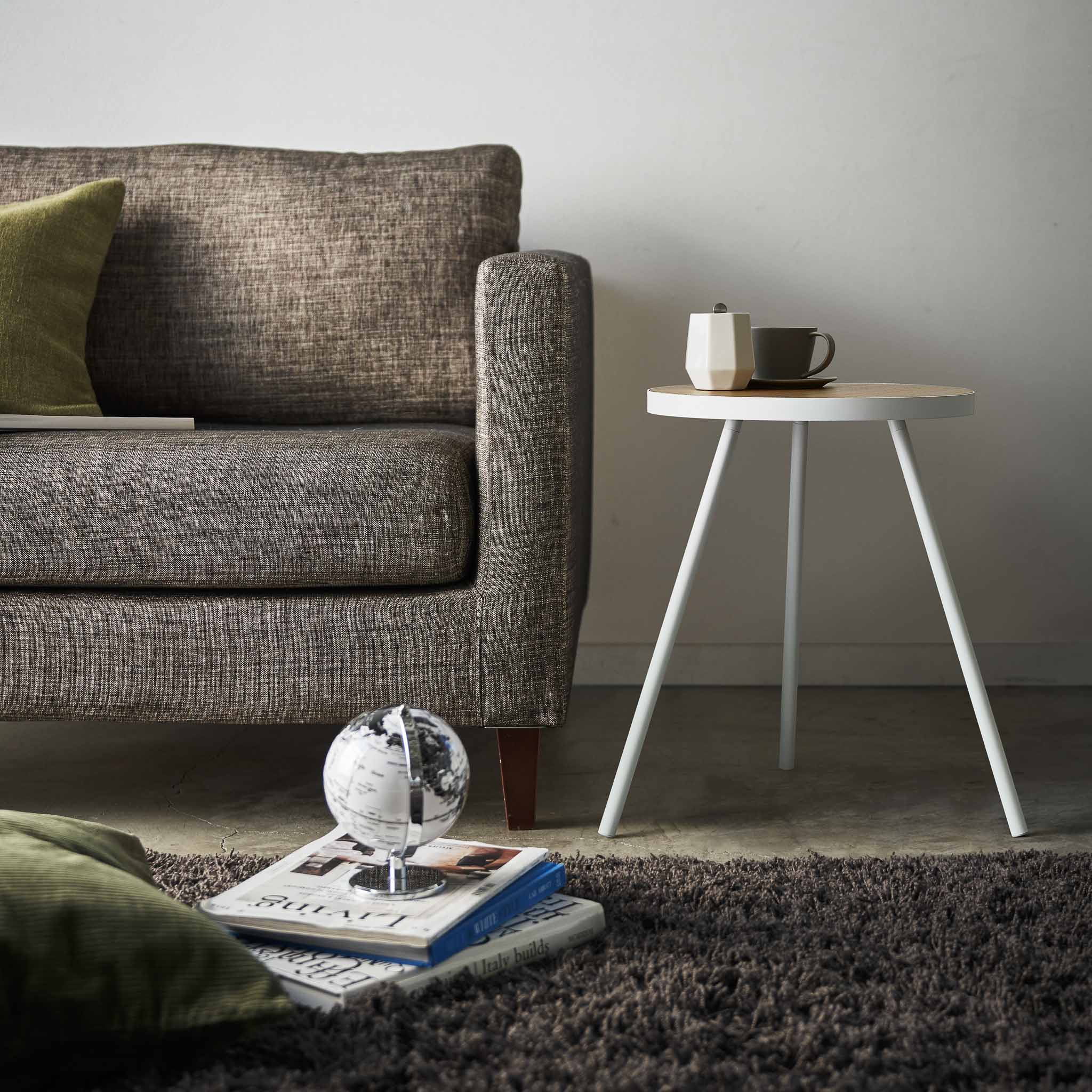 Side Table Round : Minimalist & Stylish