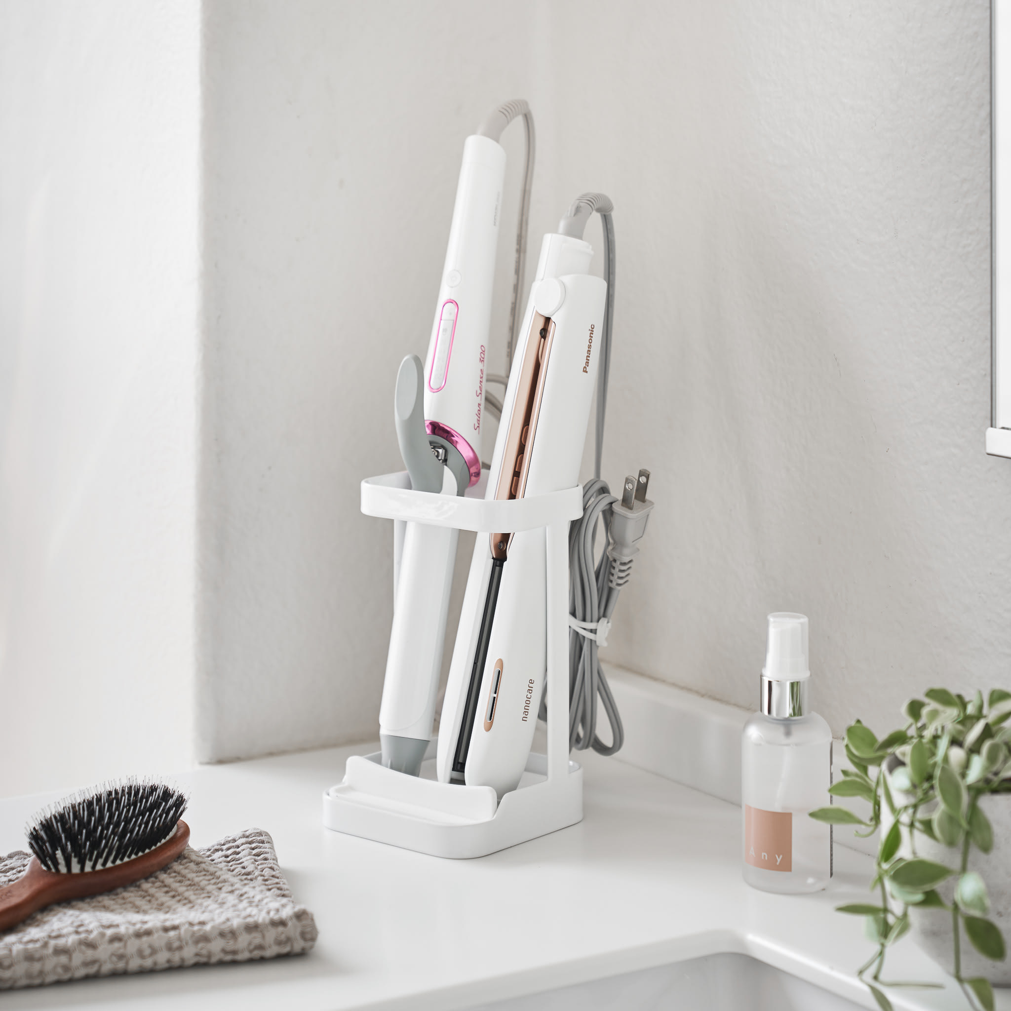 Hair Iron Stand : Compact Design