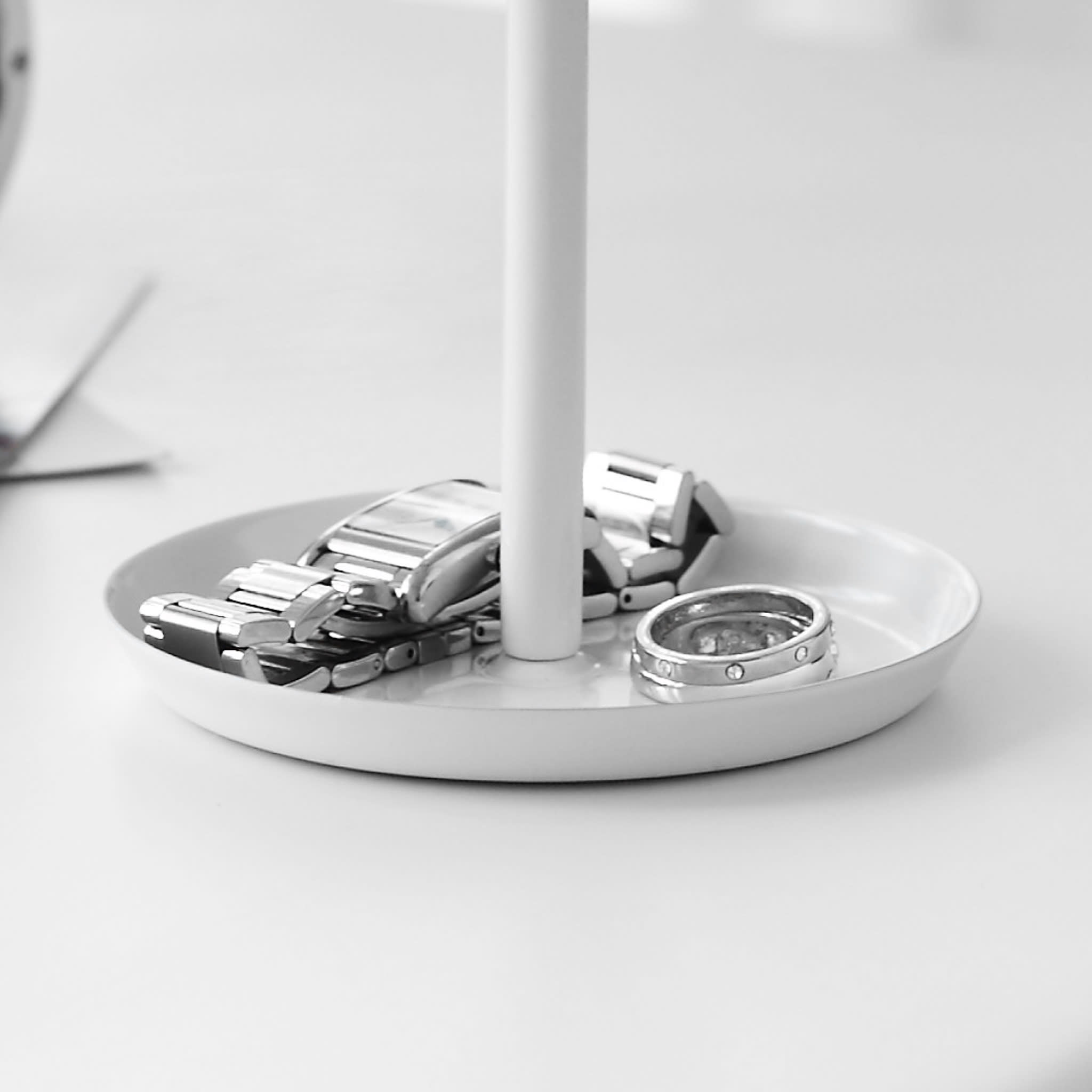 Accessory Stand : Additional Storage Space