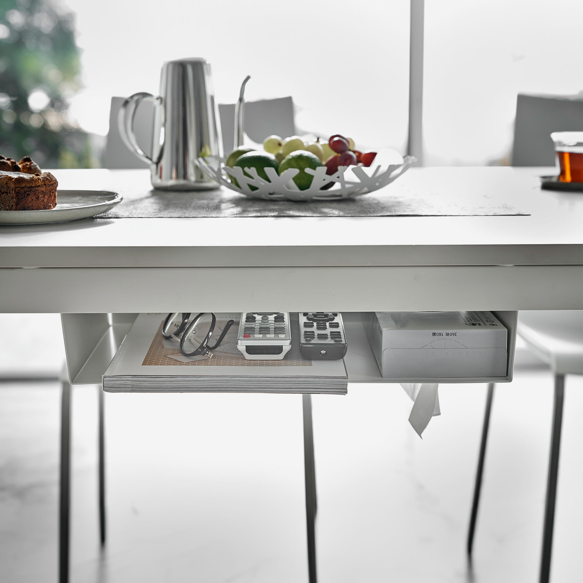 Under-Table Shelf : Flexible Use