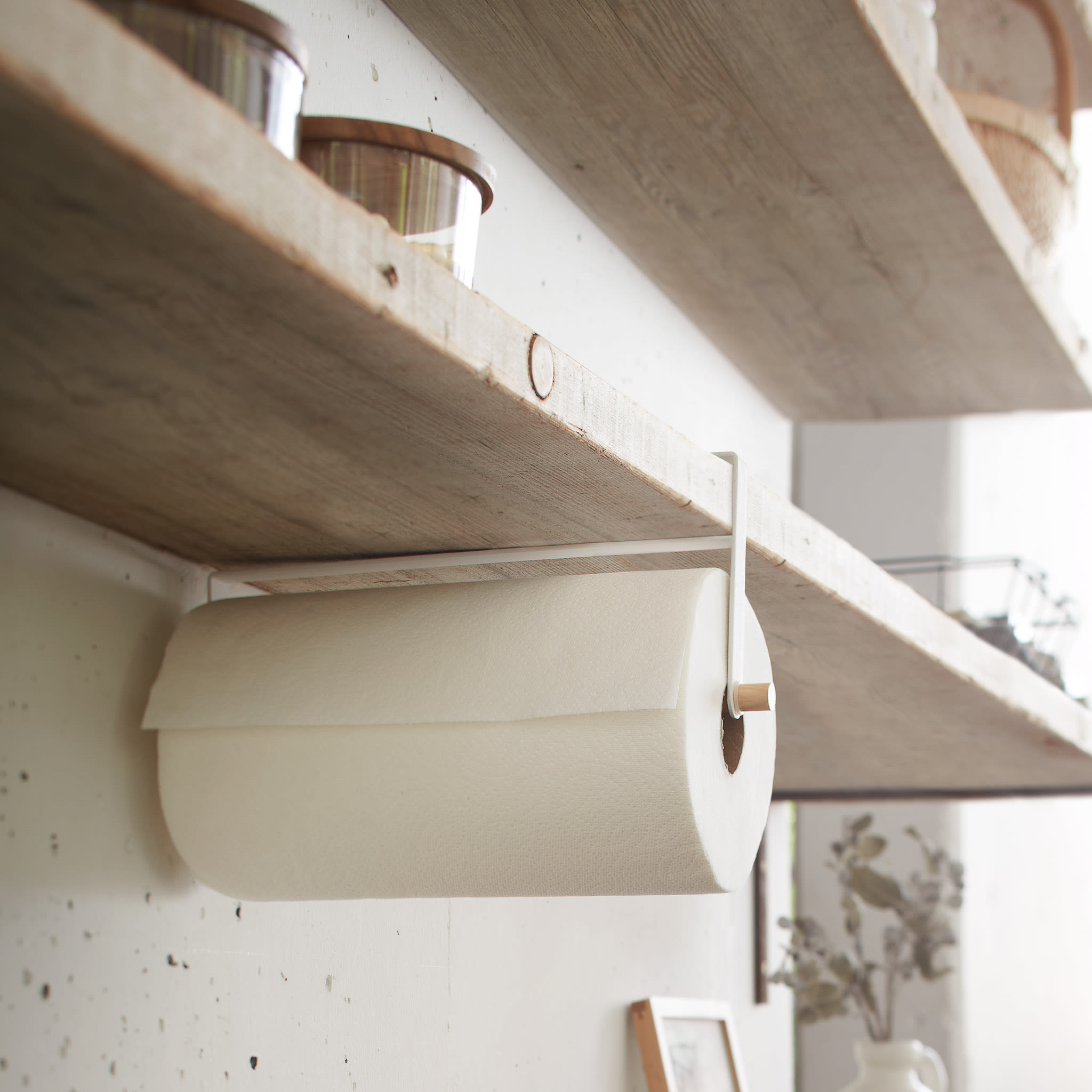 Under-Shelf Paper Towel Holder : Optimal Space Utilization