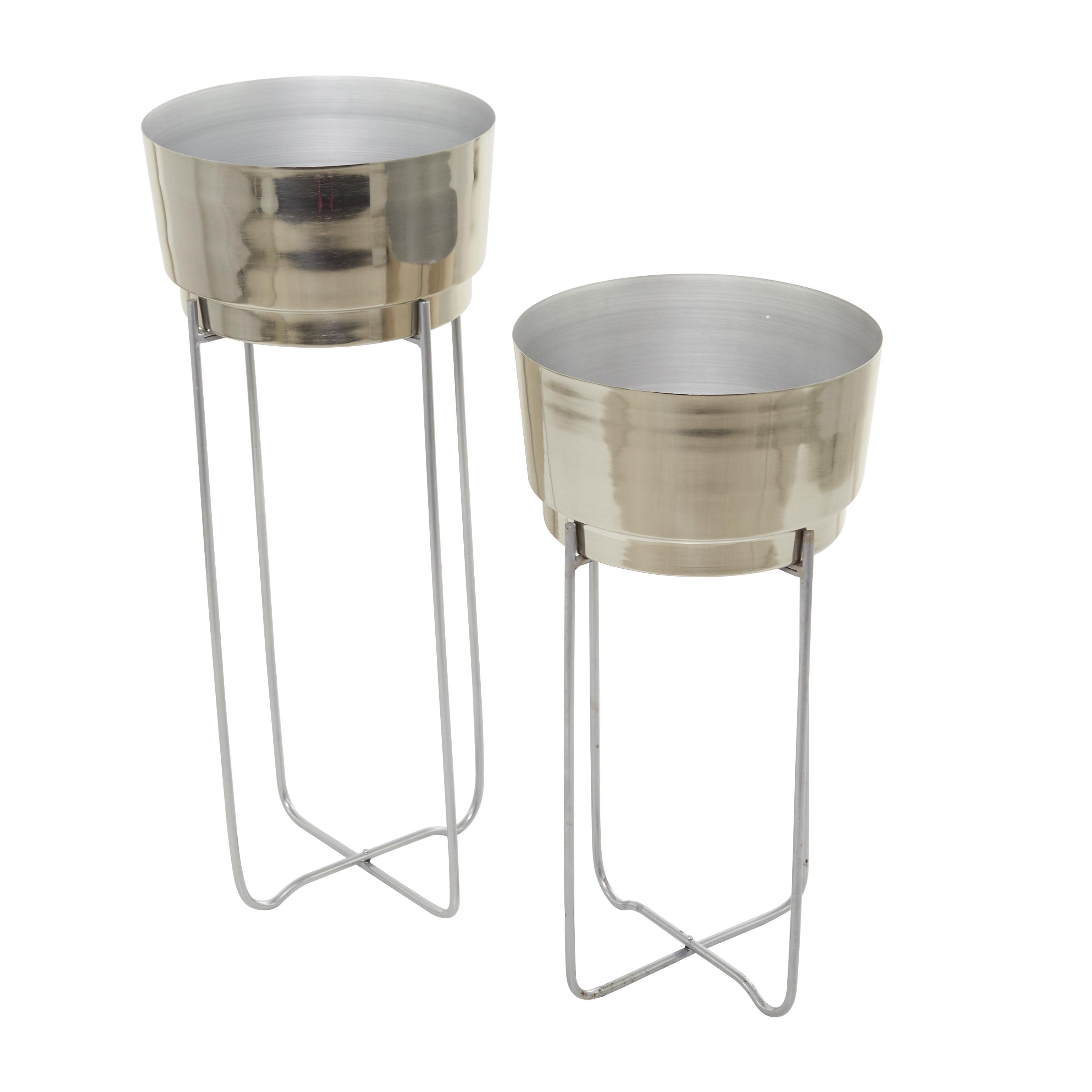 CosmoLiving by Cosmopolitan Silver Metal  Planter with Removable Stand, Set of 2 31", 25"H