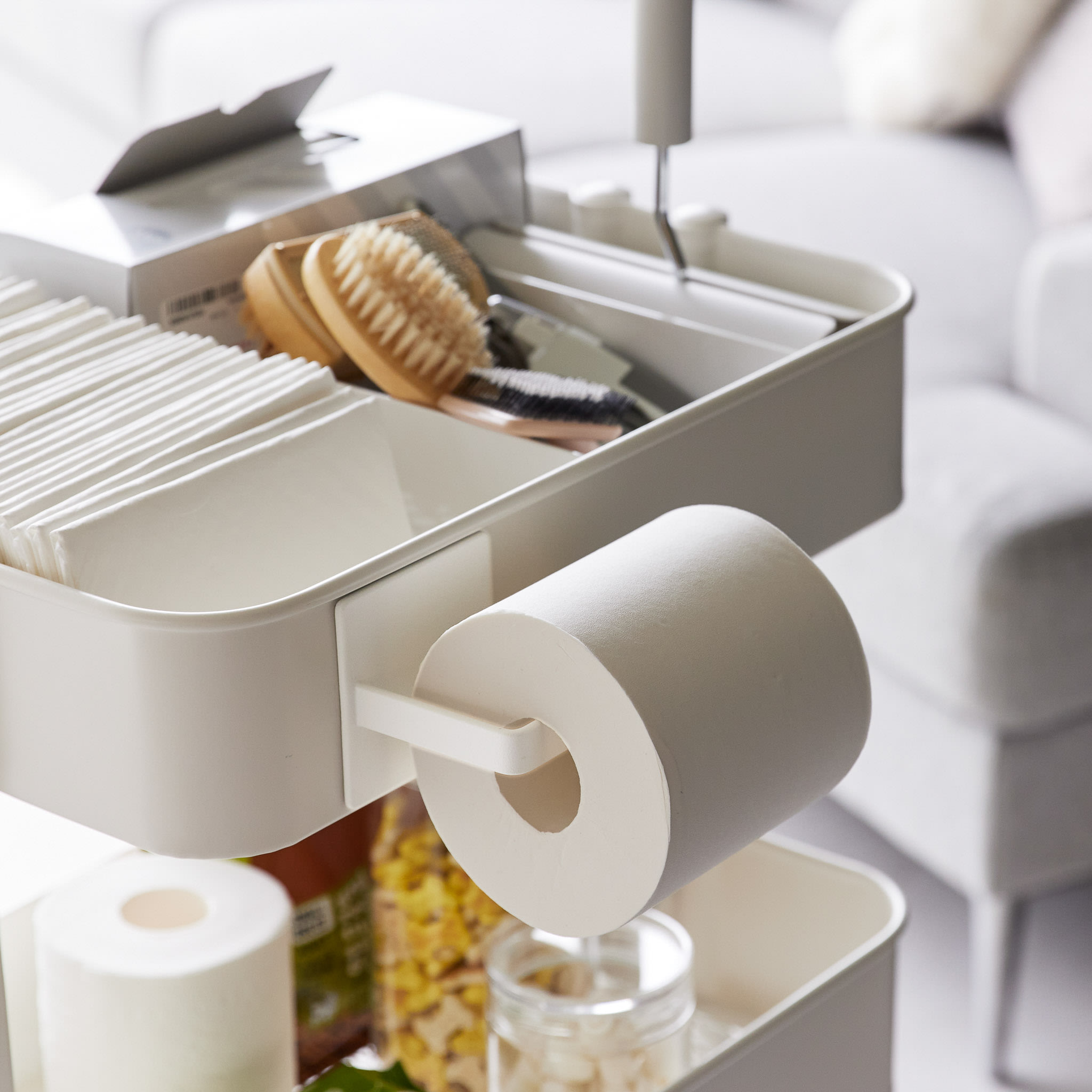 Magnetic Toilet Paper Holder : Versatile magnetic placement