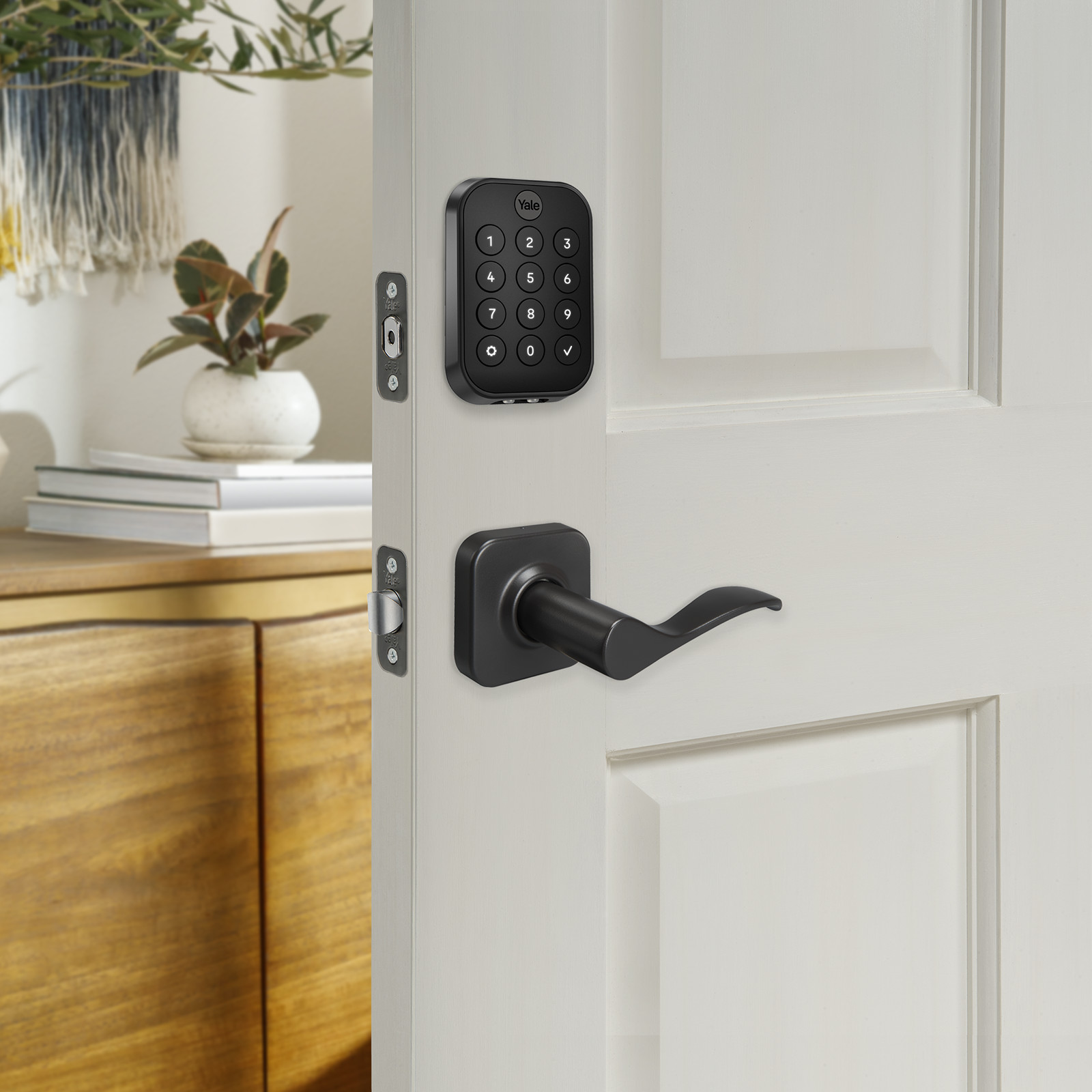 Yale Assure Lock 2 Key-Free Keypad with Bluetooth and Norwood Lever