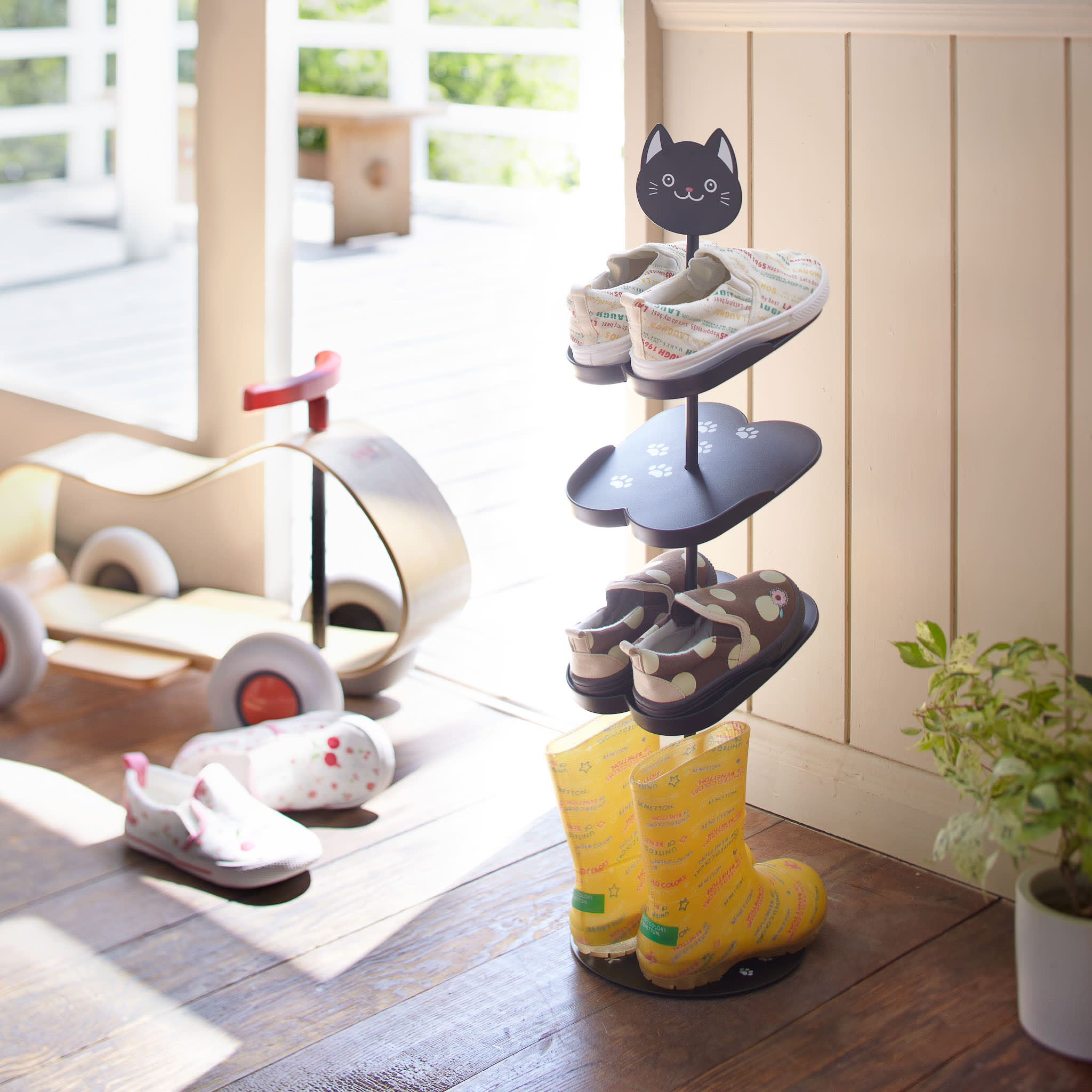 Kids Shoe Rack : Slim & Space-Saving