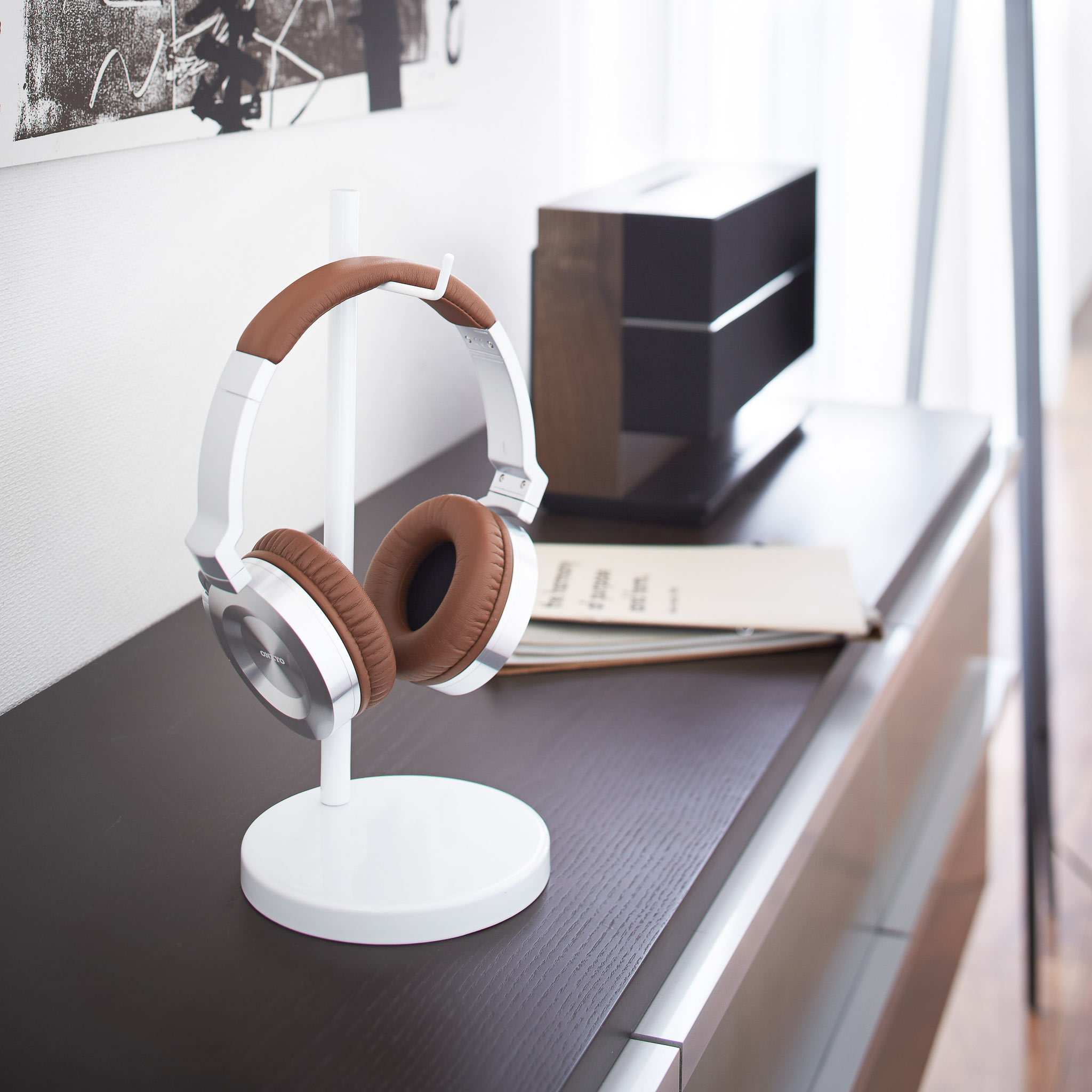 Headphone Stand : Stylish Presentation