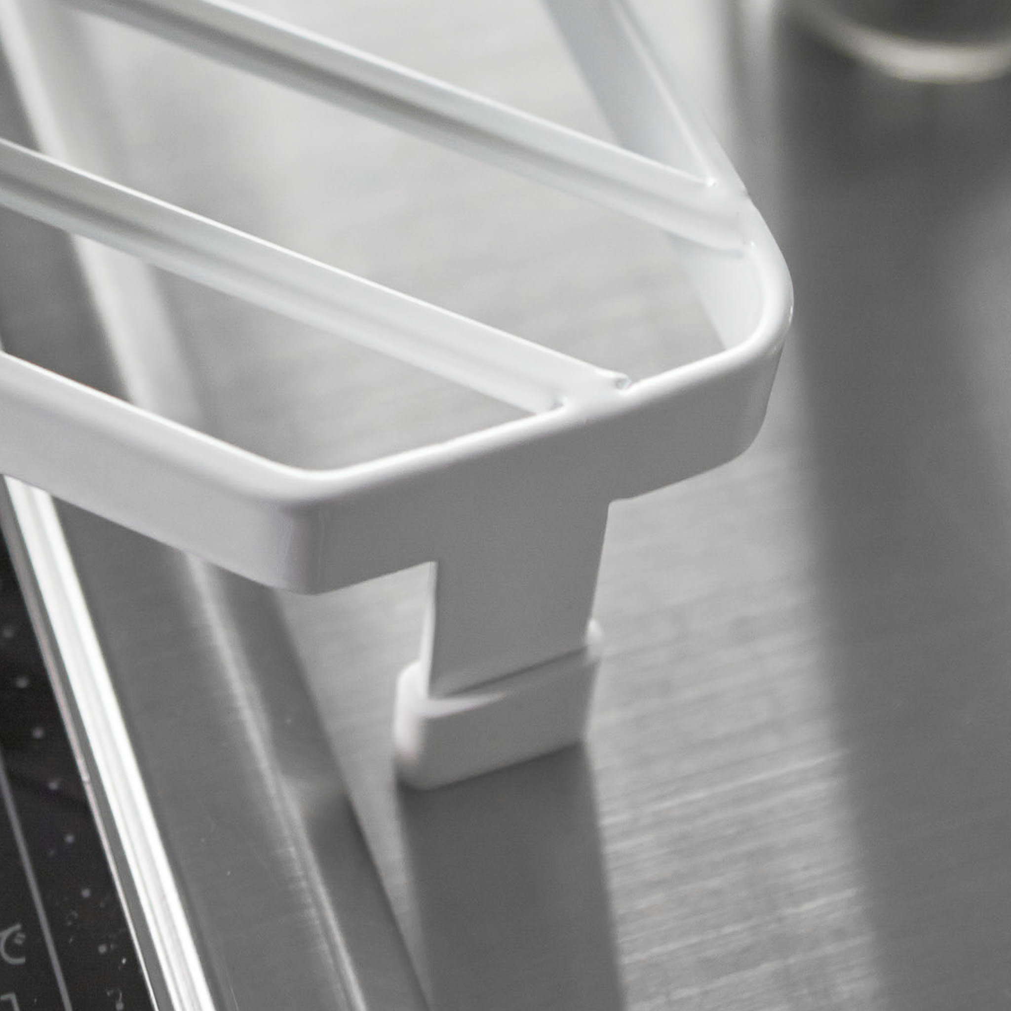 Stove Corner Rack : Integrated Silicone Feet