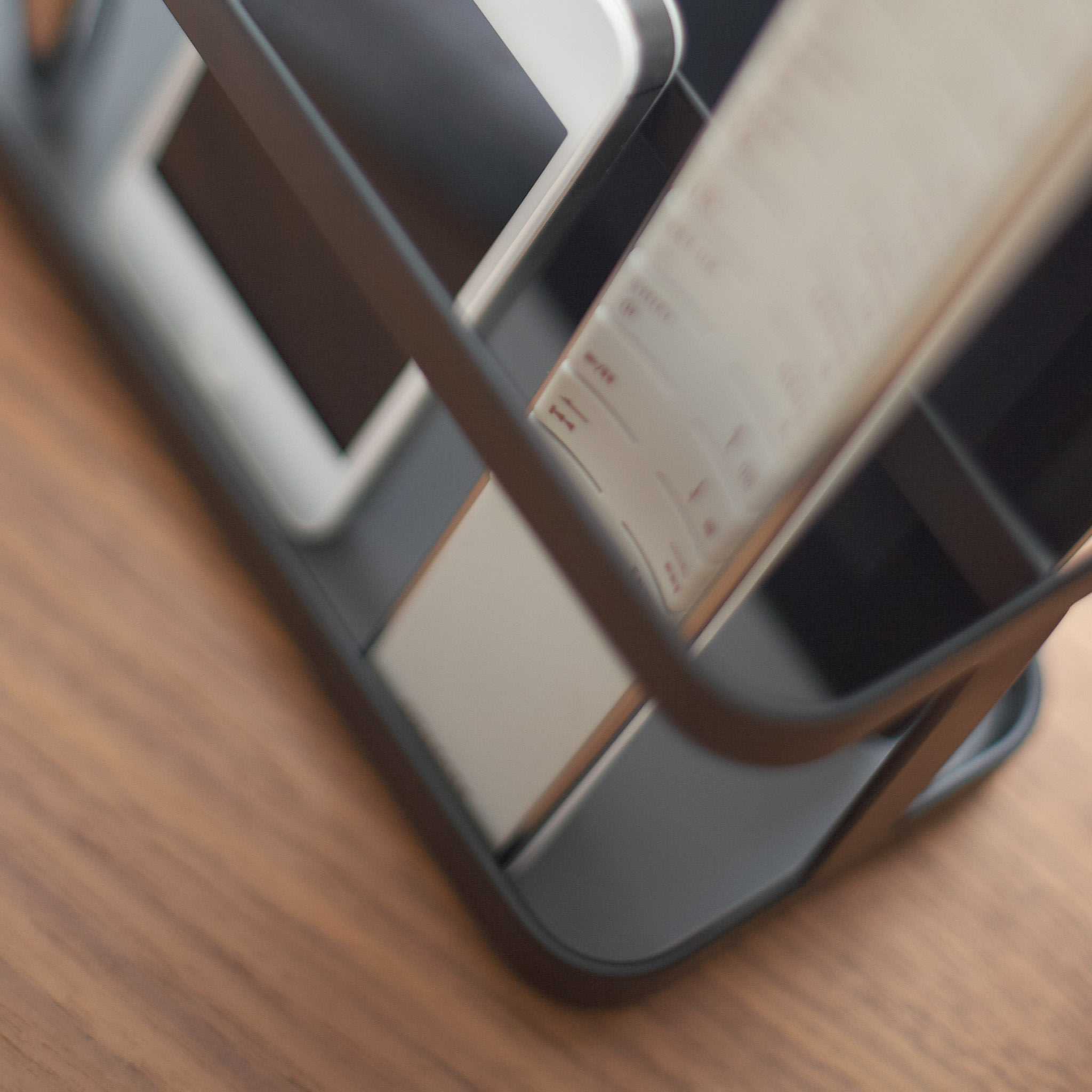 Table Organizer Rack : Non-Slip Storage