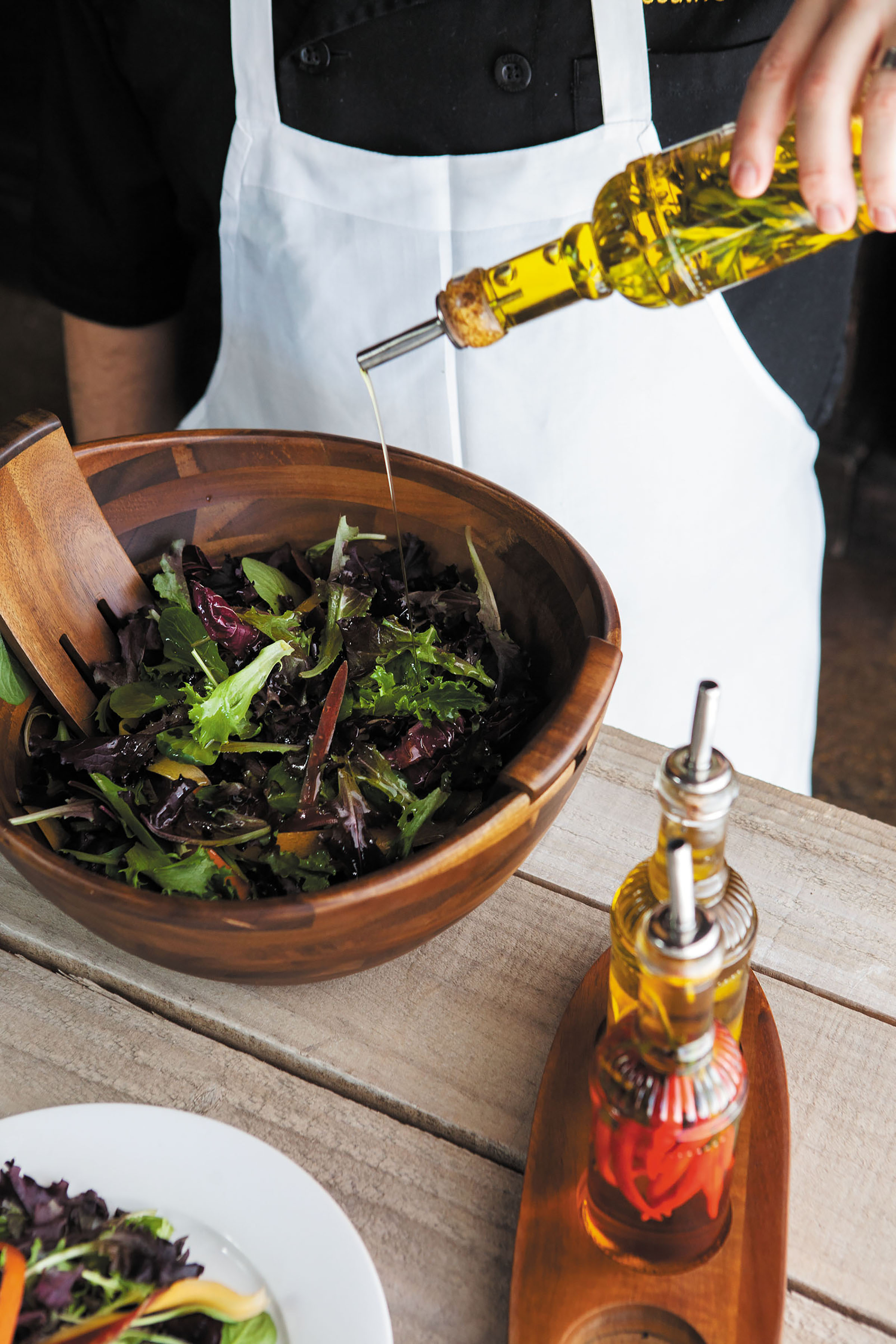 Fabio Viviani - Mescolare Large Salad Bowl with Integrated Serving/Tossing Tools