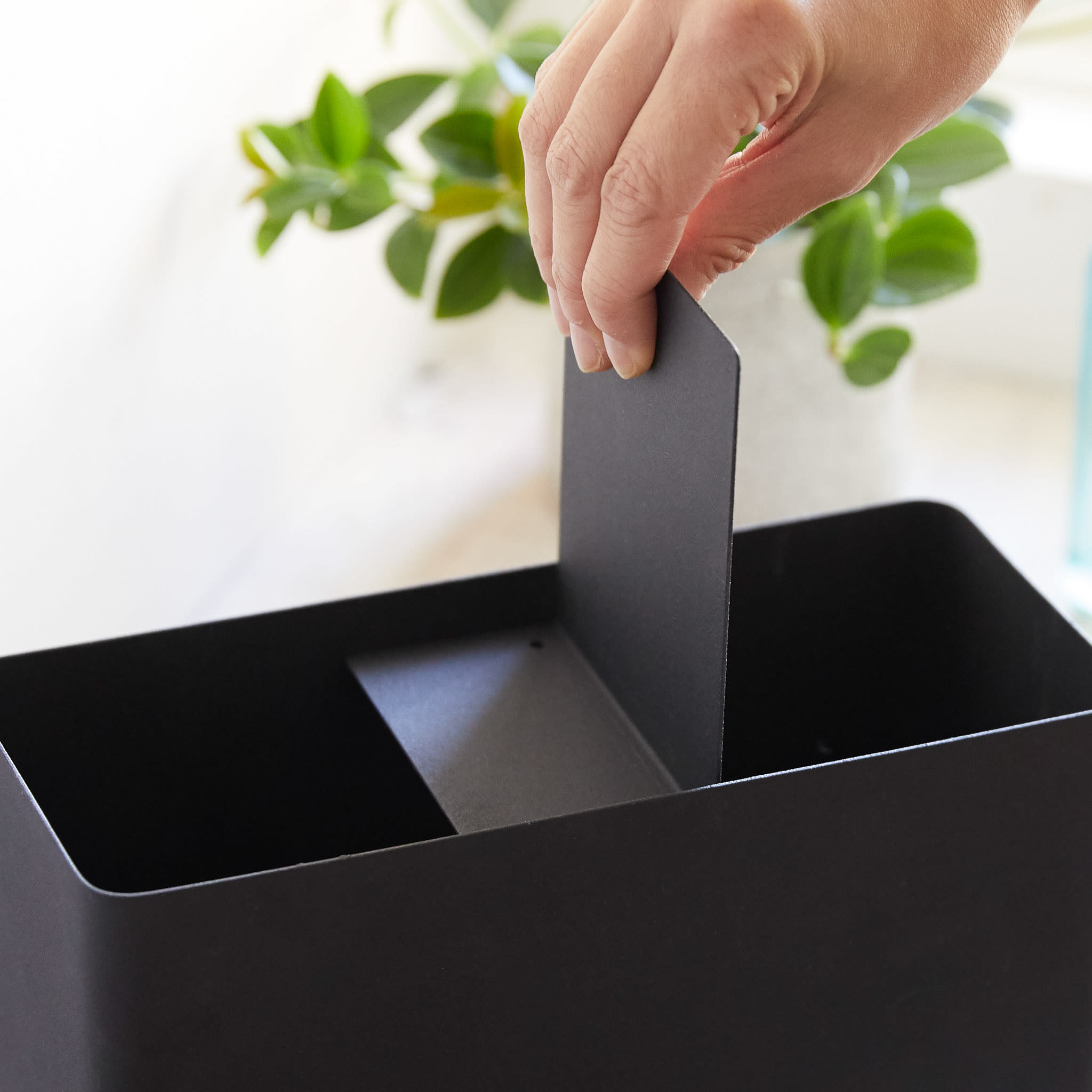 Storage Box : Practical, Adjustable Divider