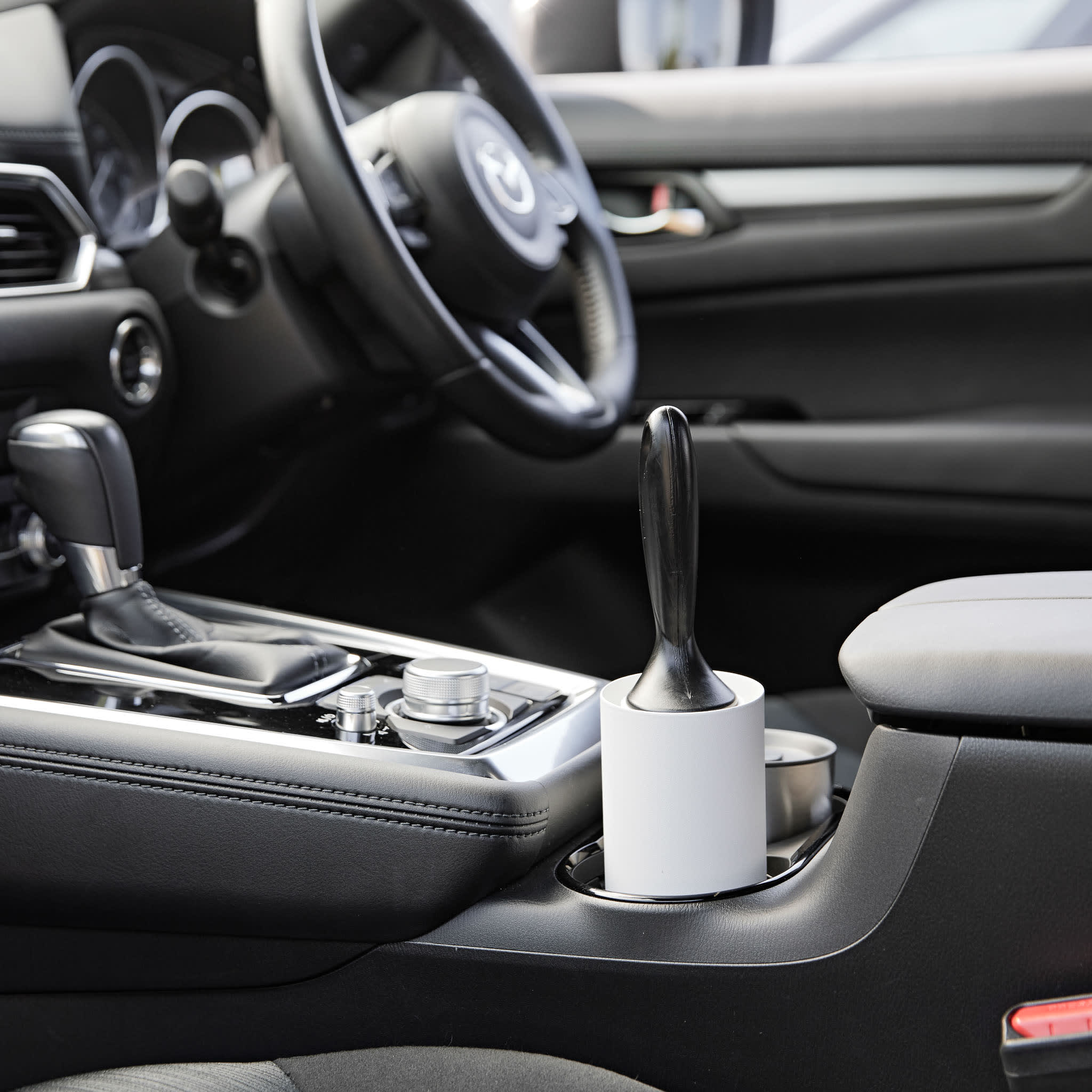 Lint Roller Holder : Car-Friendly Design