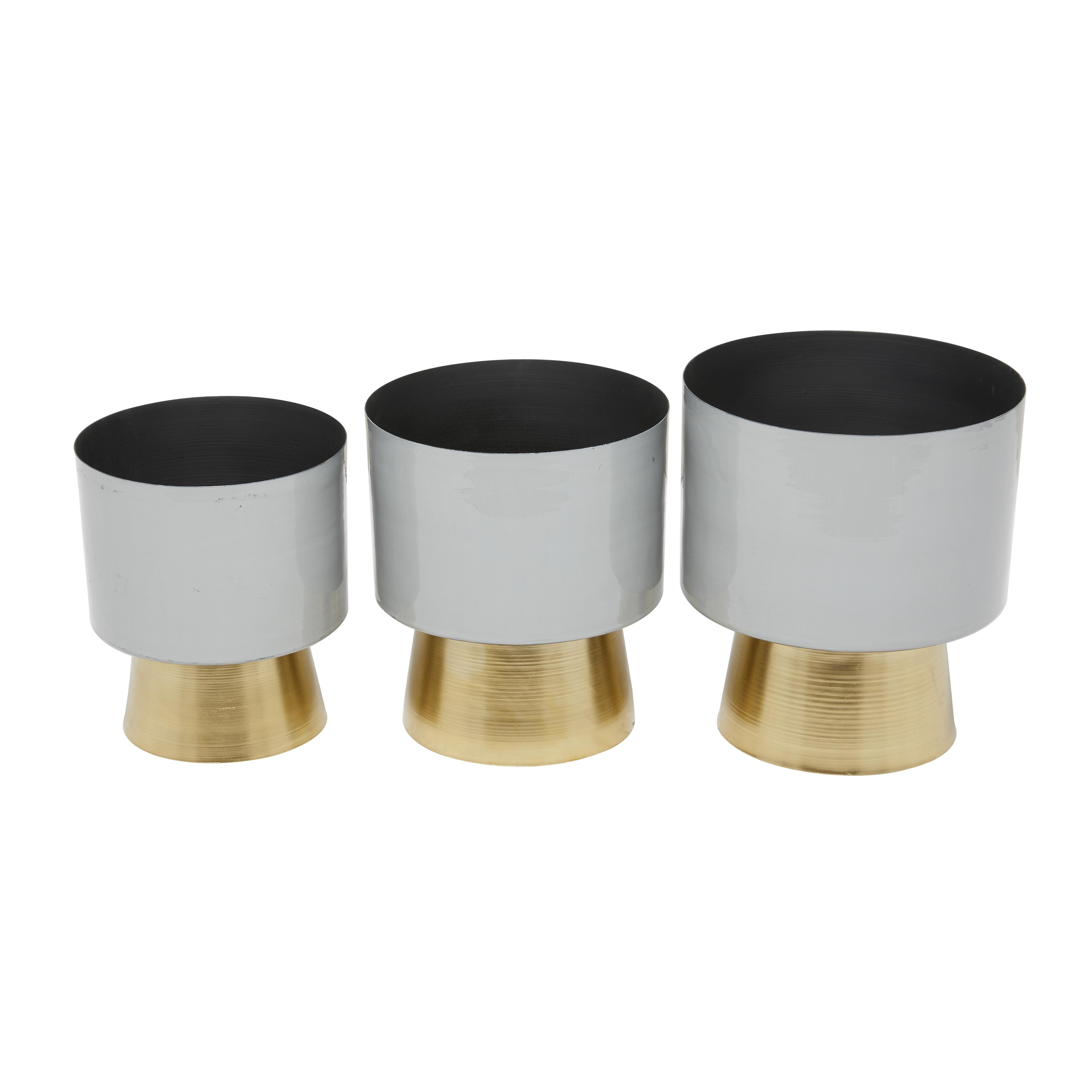 CosmoLiving by Cosmopolitan Gray Metal  Indoor Outdoor Planter with Gold Base, Set of 3 11", 10", 9"H