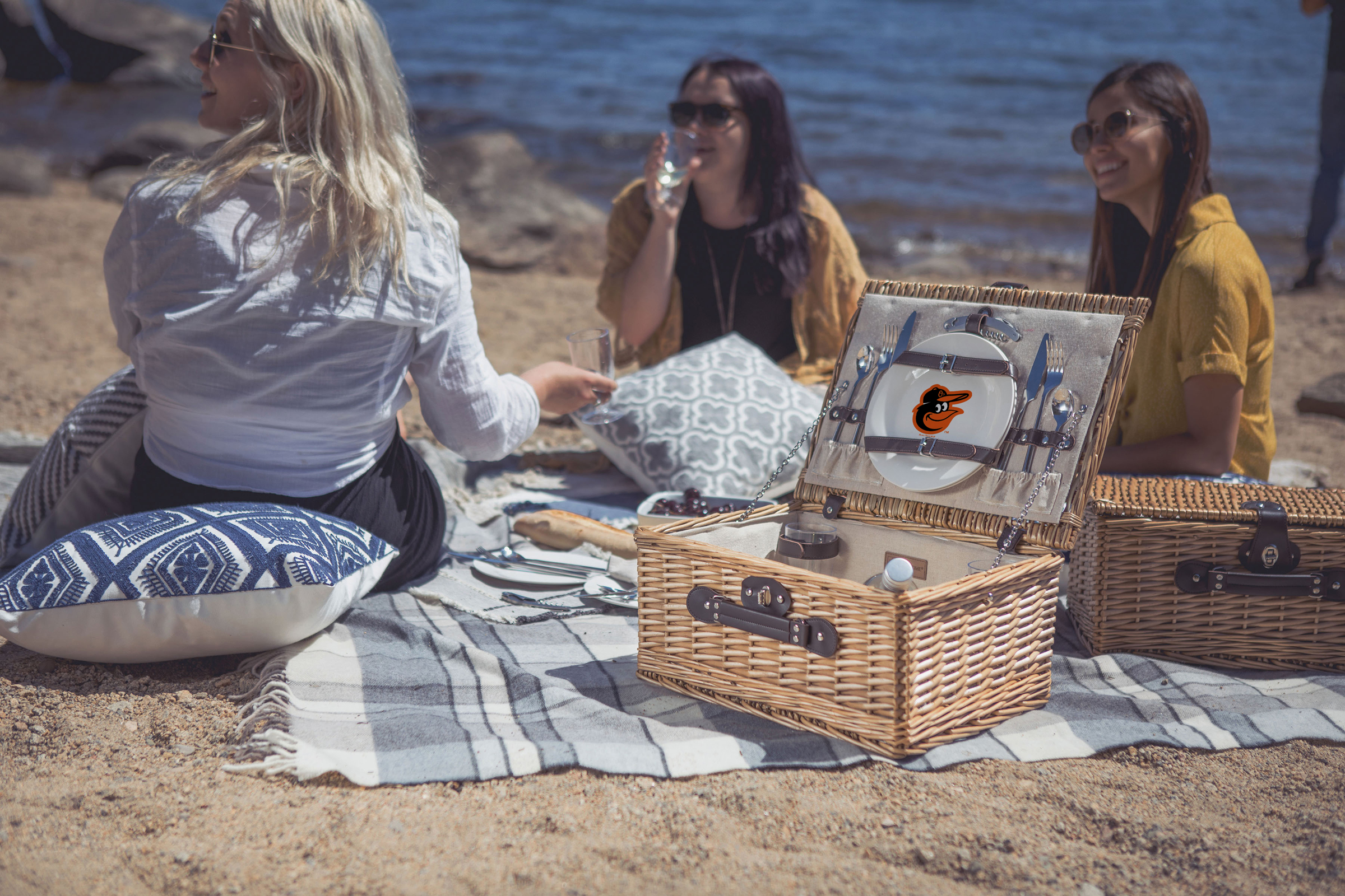 Baltimore Orioles - Classic Picnic Basket