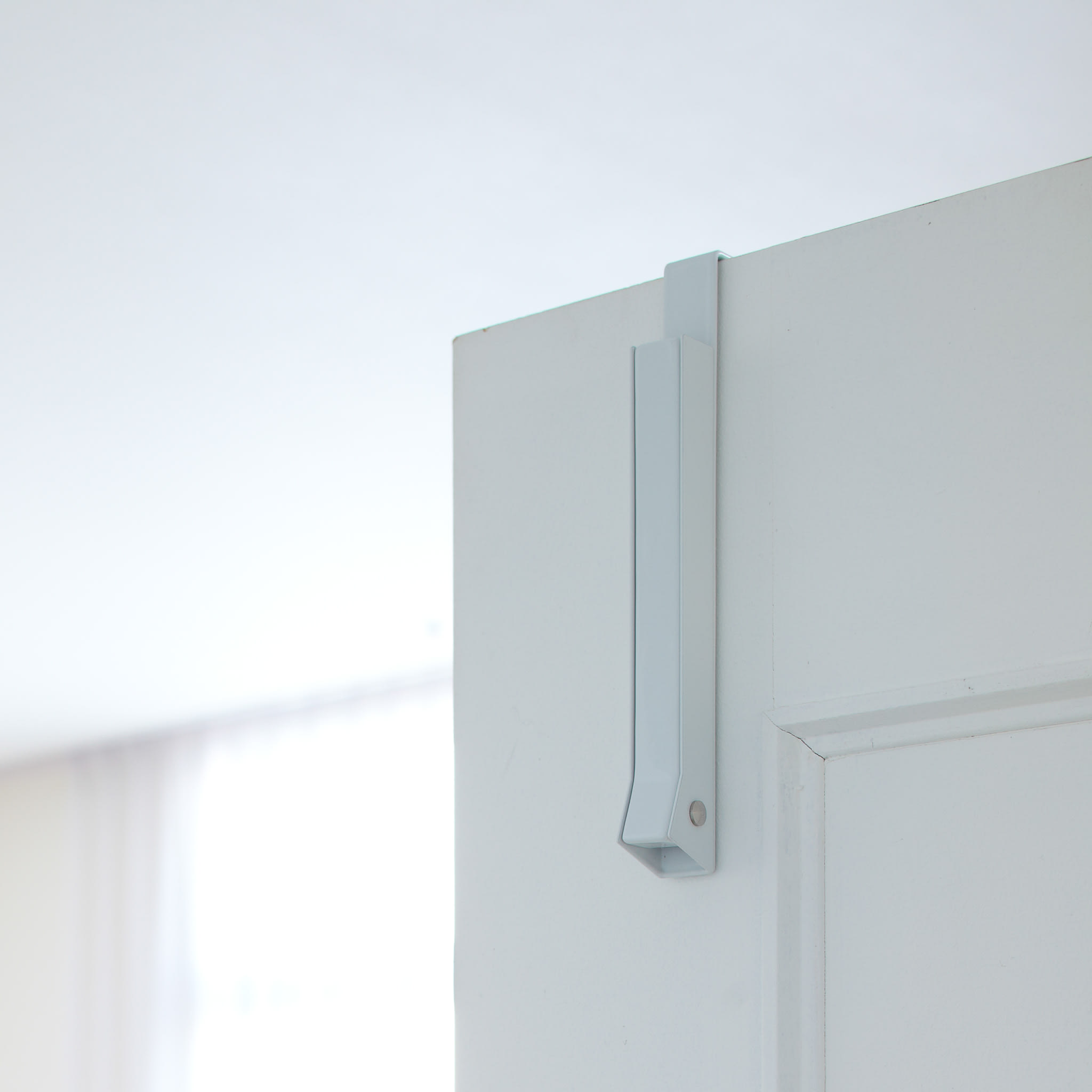 Foldable Over-The-Door Hanger : Foldable & Space-Saving