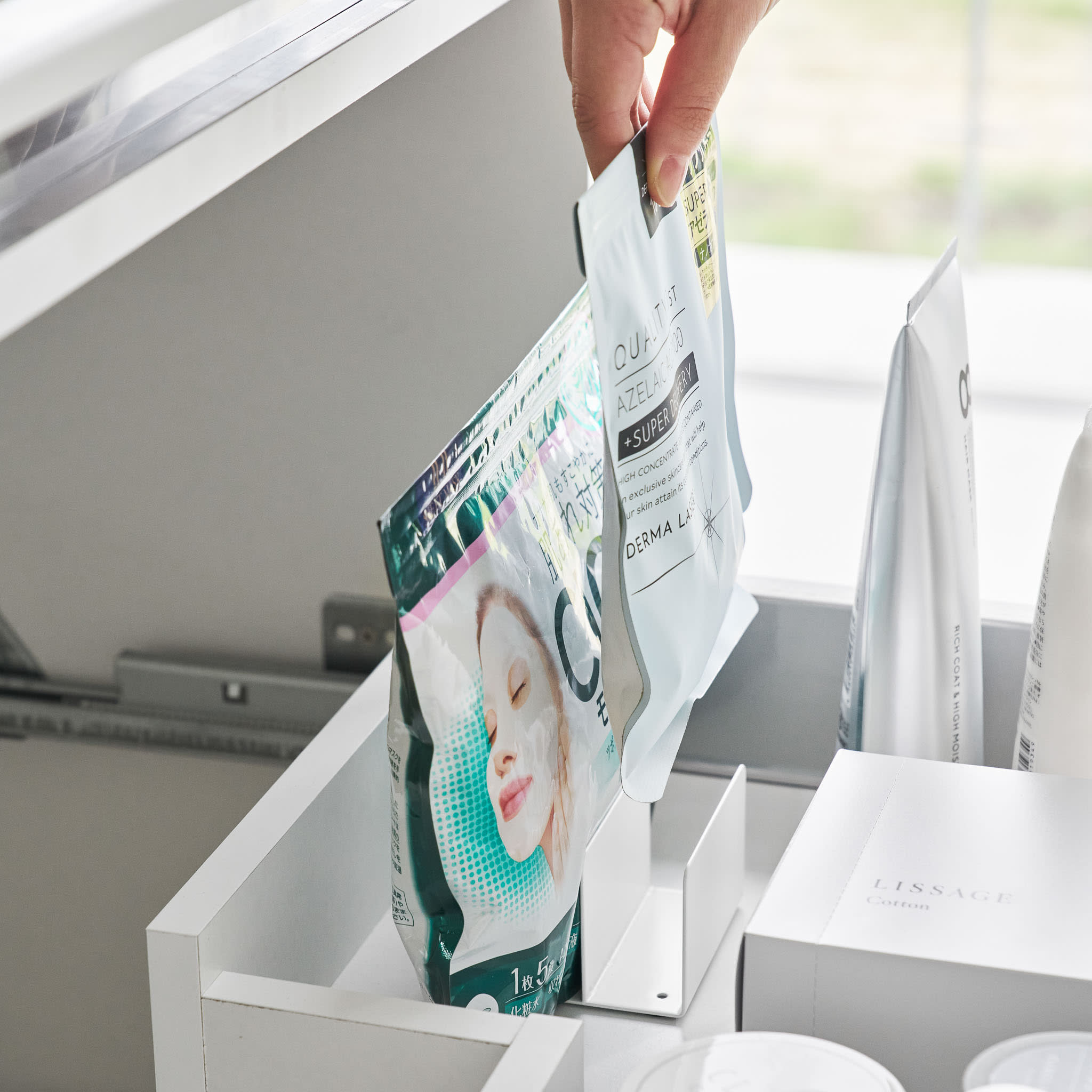 Shelf Organizer : Flexible placement