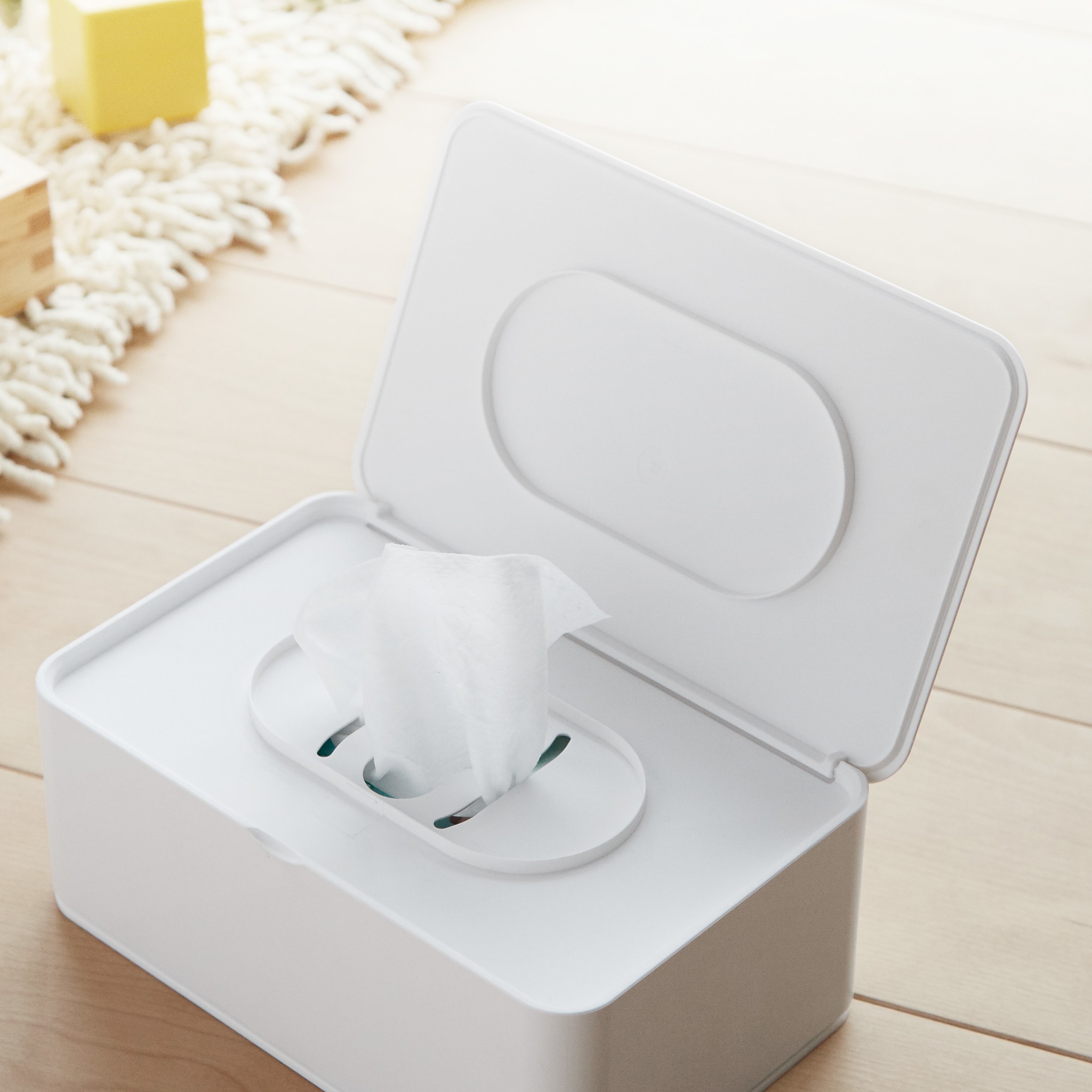 Wet Tissue Case : Practical Freshness Seal