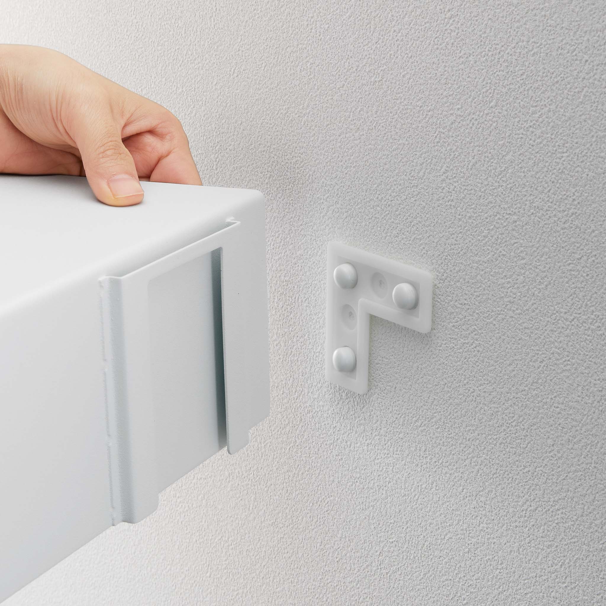 Wall-Mounted Shelf with Magnetic Panel (90 cm) : Easy Wall Mounting