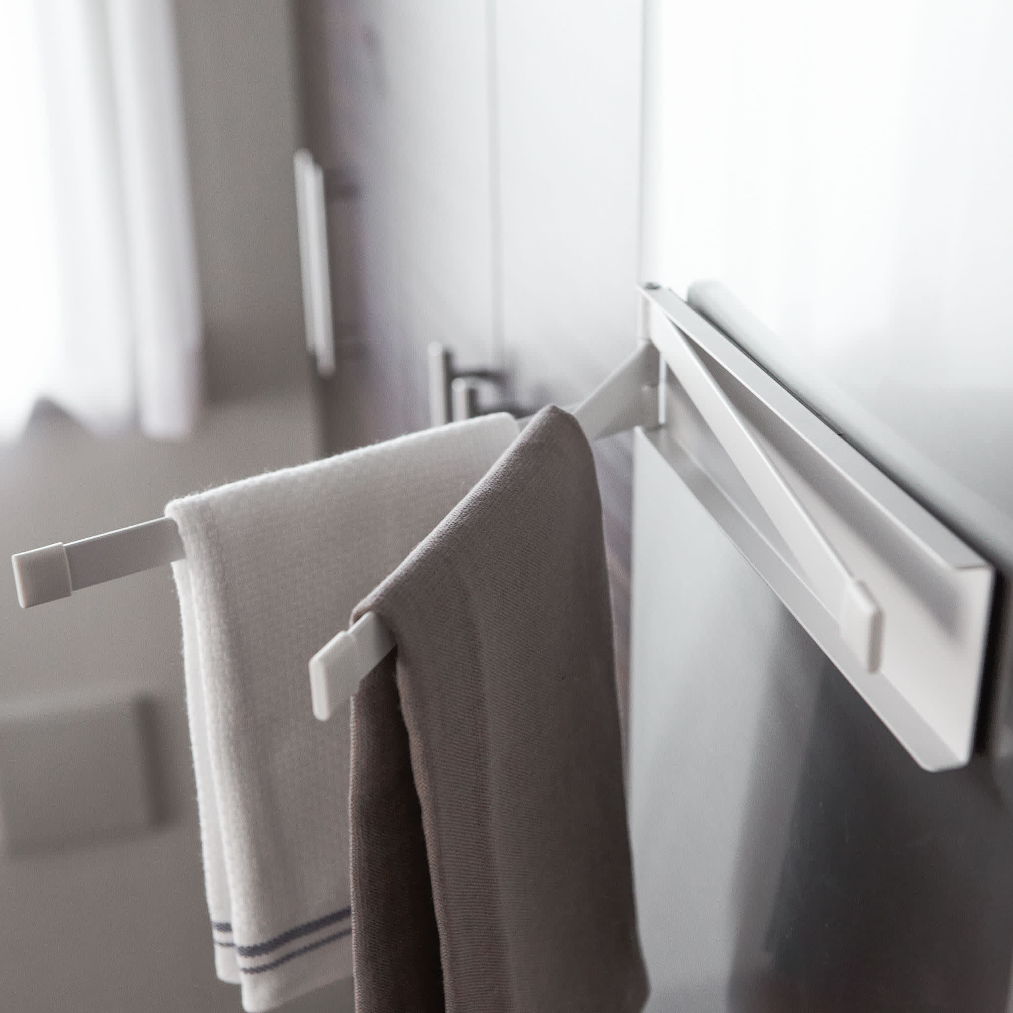 Magnetic Dishcloth Hanger : Flexible Swivel Design