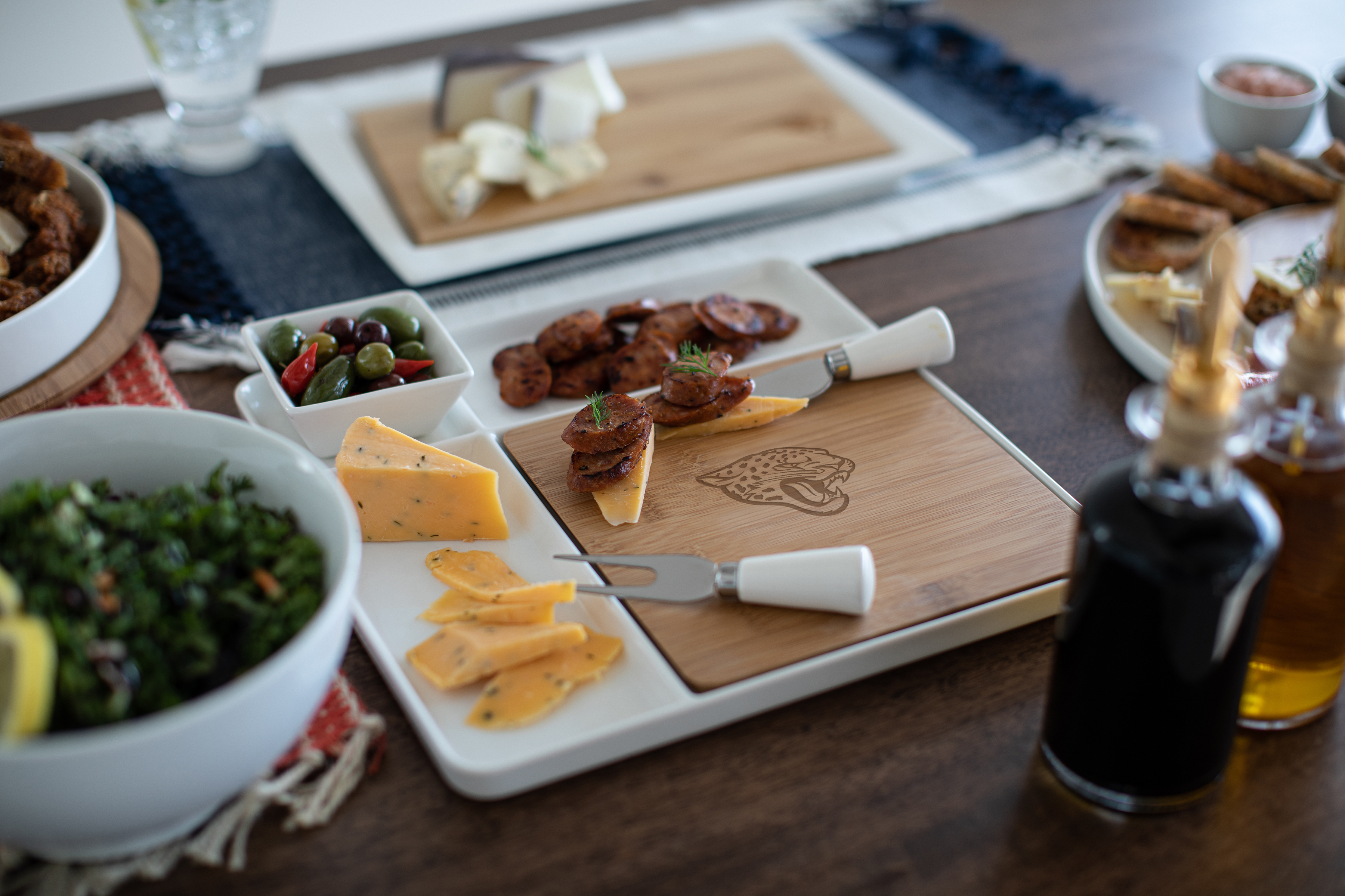 Jacksonville Jaguars - Peninsula Cutting Board & Serving Tray