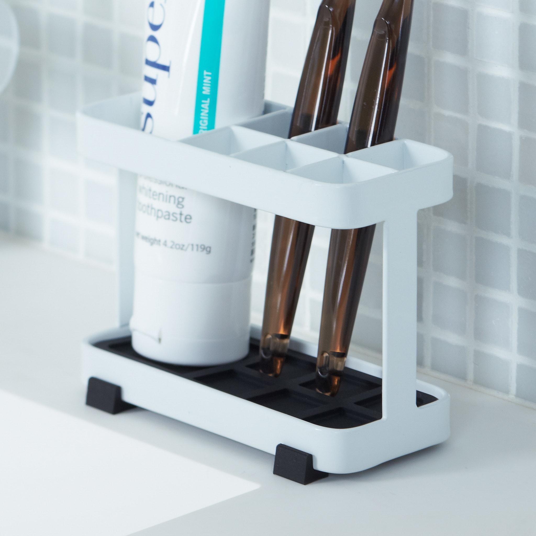 Toothbrush Stand L : Holds Up to 6 Toothbrushes