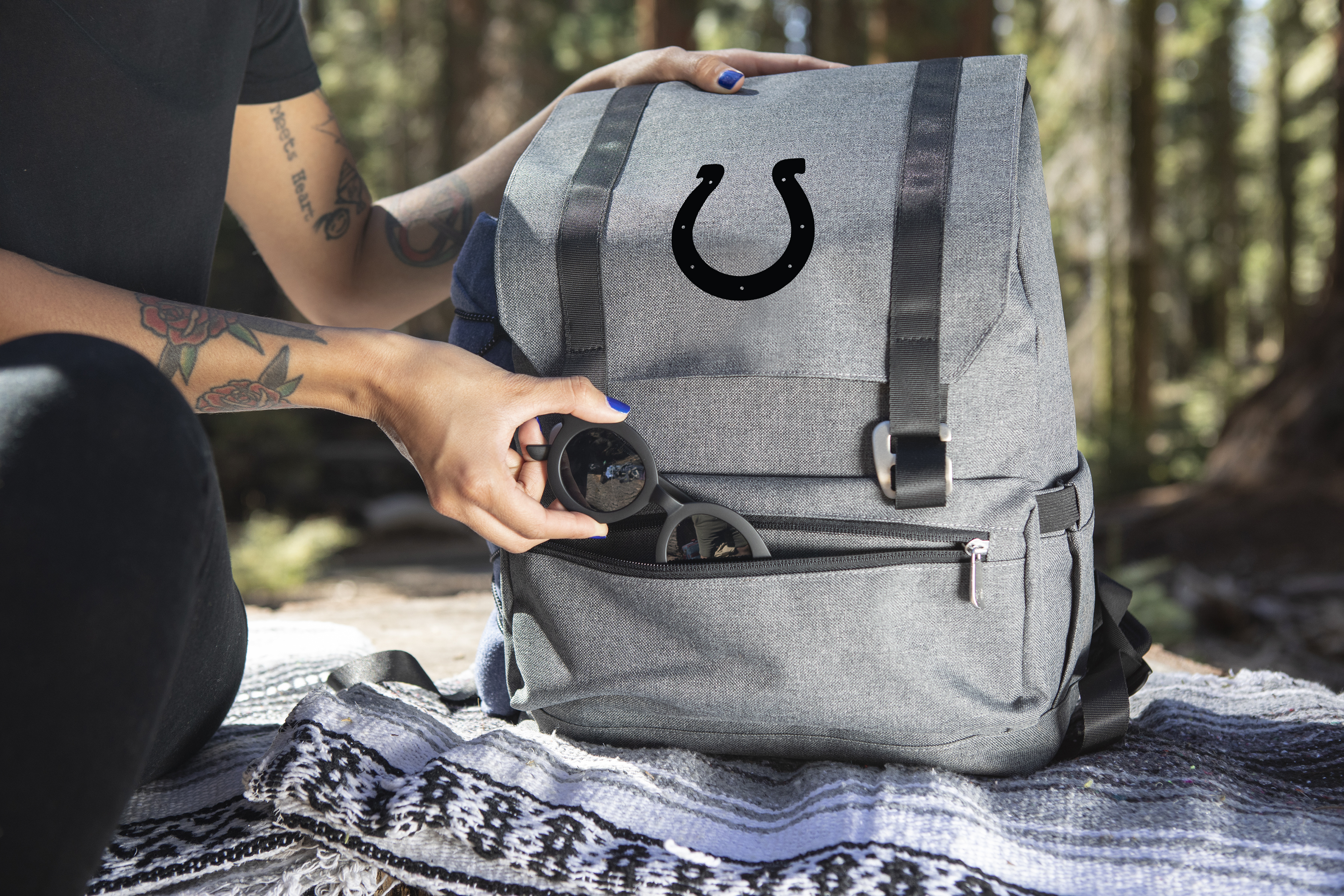 Indianapolis Colts - On The Go Traverse Cooler Backpack