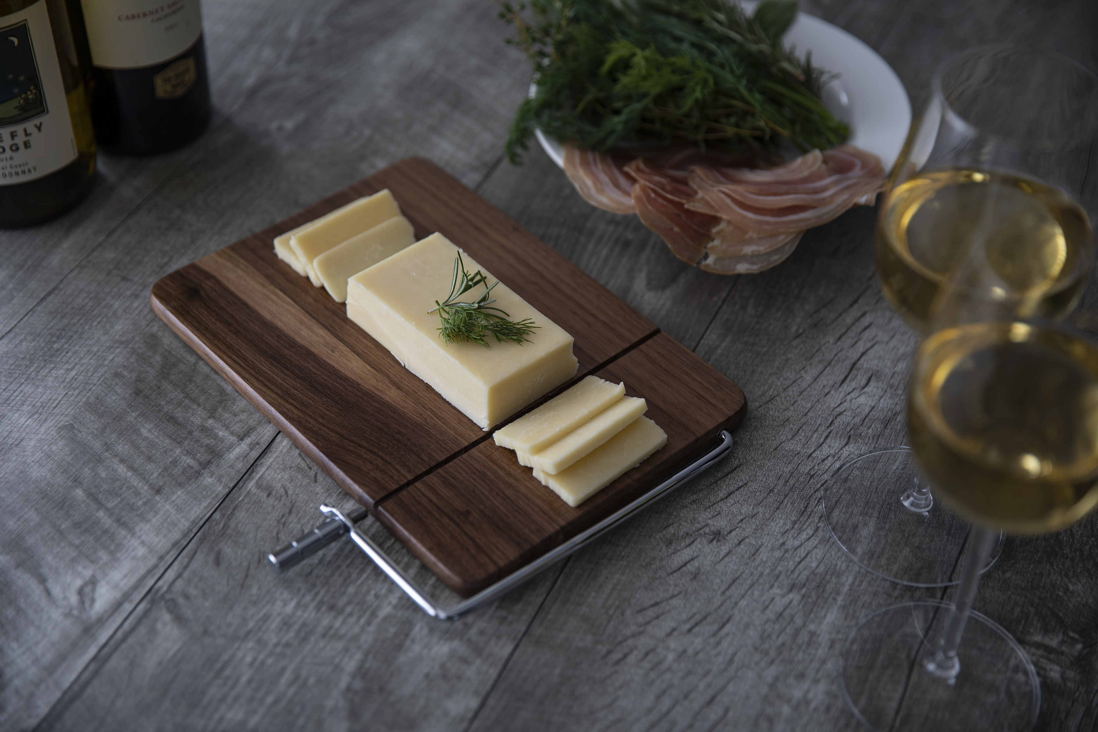Wisconsin Badgers - Meridian Black Walnut Cutting Board & Cheese Slicer
