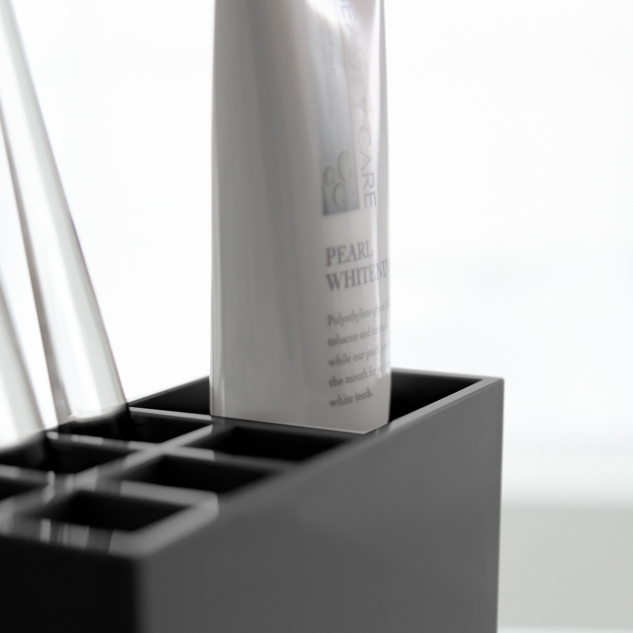 Toothbrush Stand : Larger Main Compartment