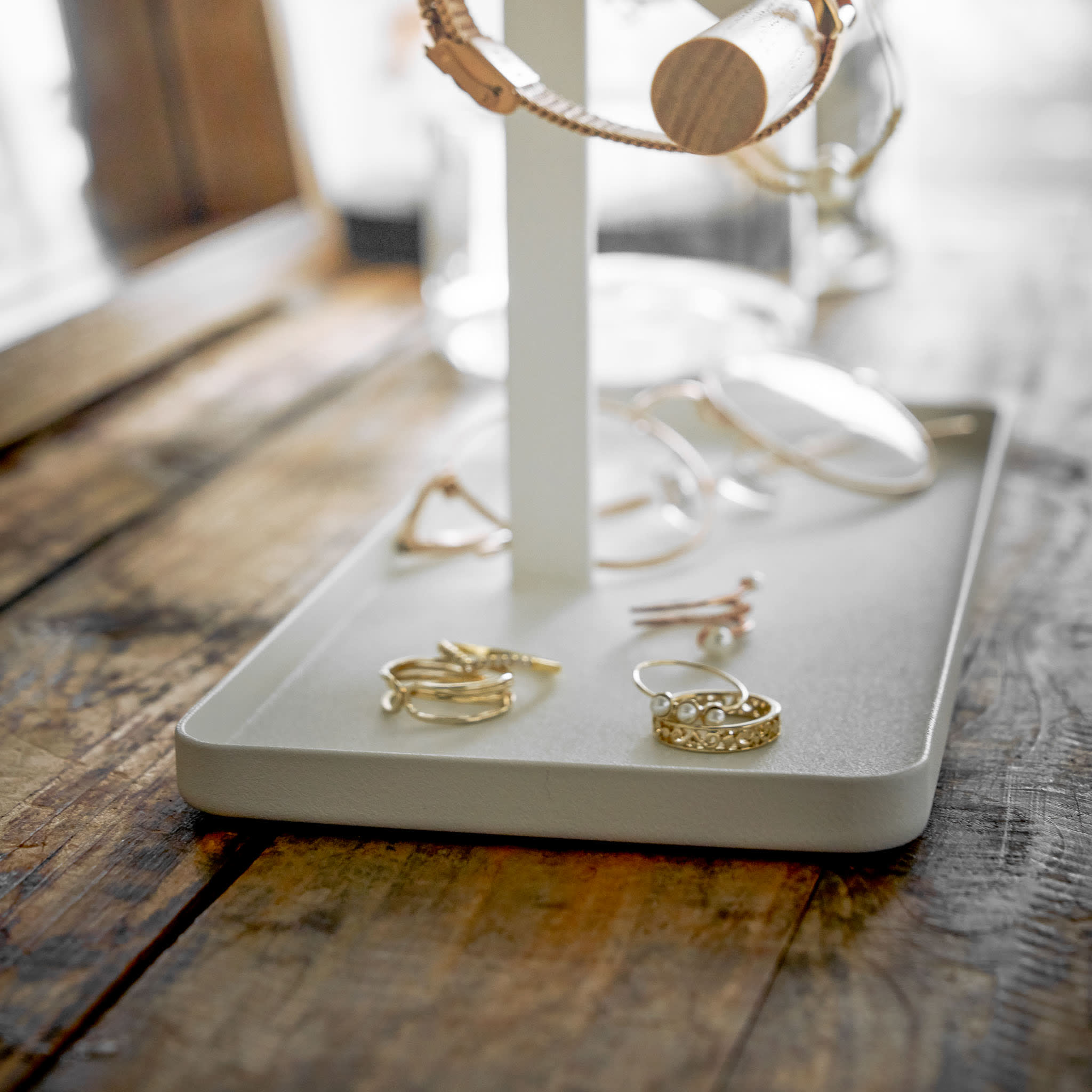 Watch & Accessory Organizer : Practical Bottom Tray