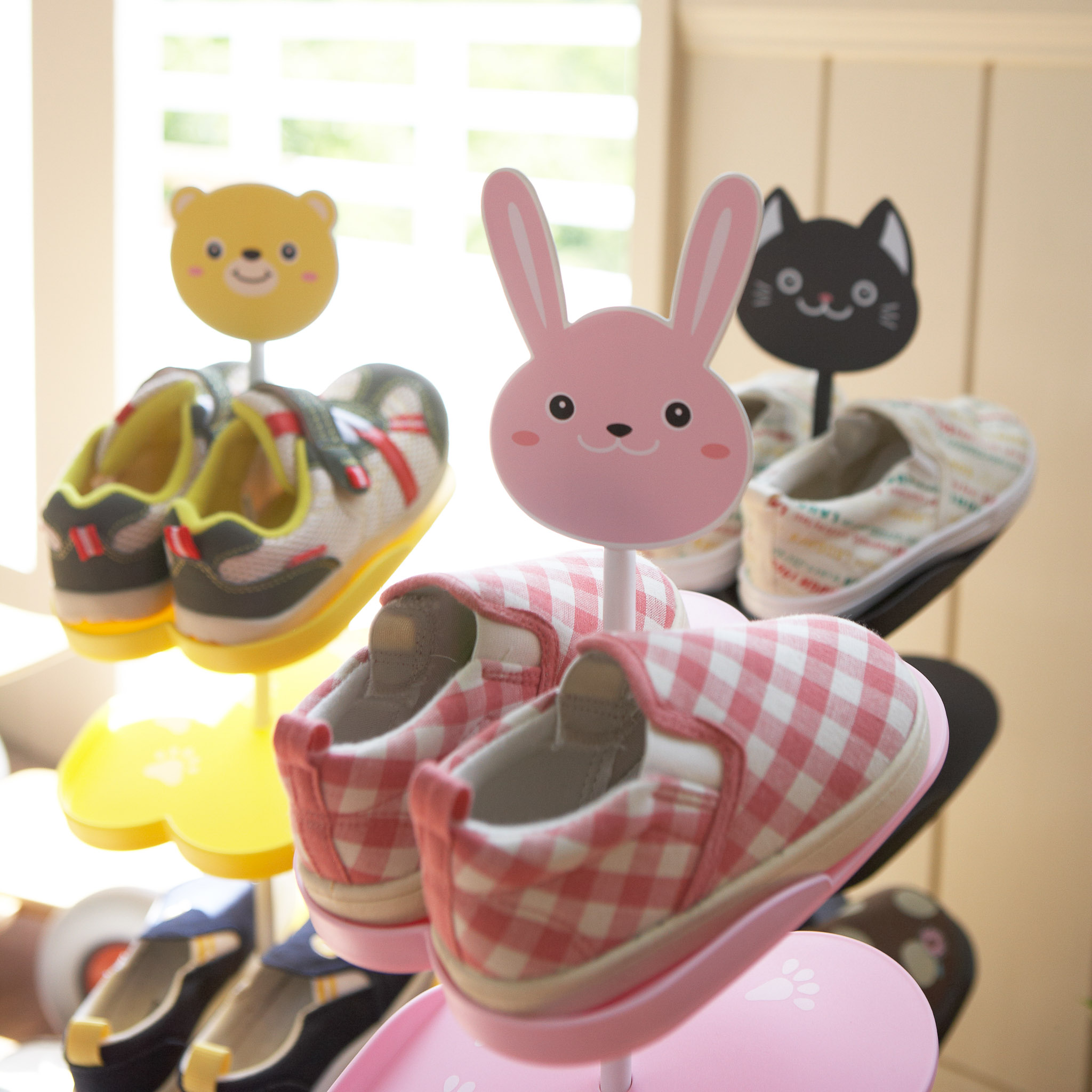 Kids Shoe Rack : Adorable, Kid-Friendly Design