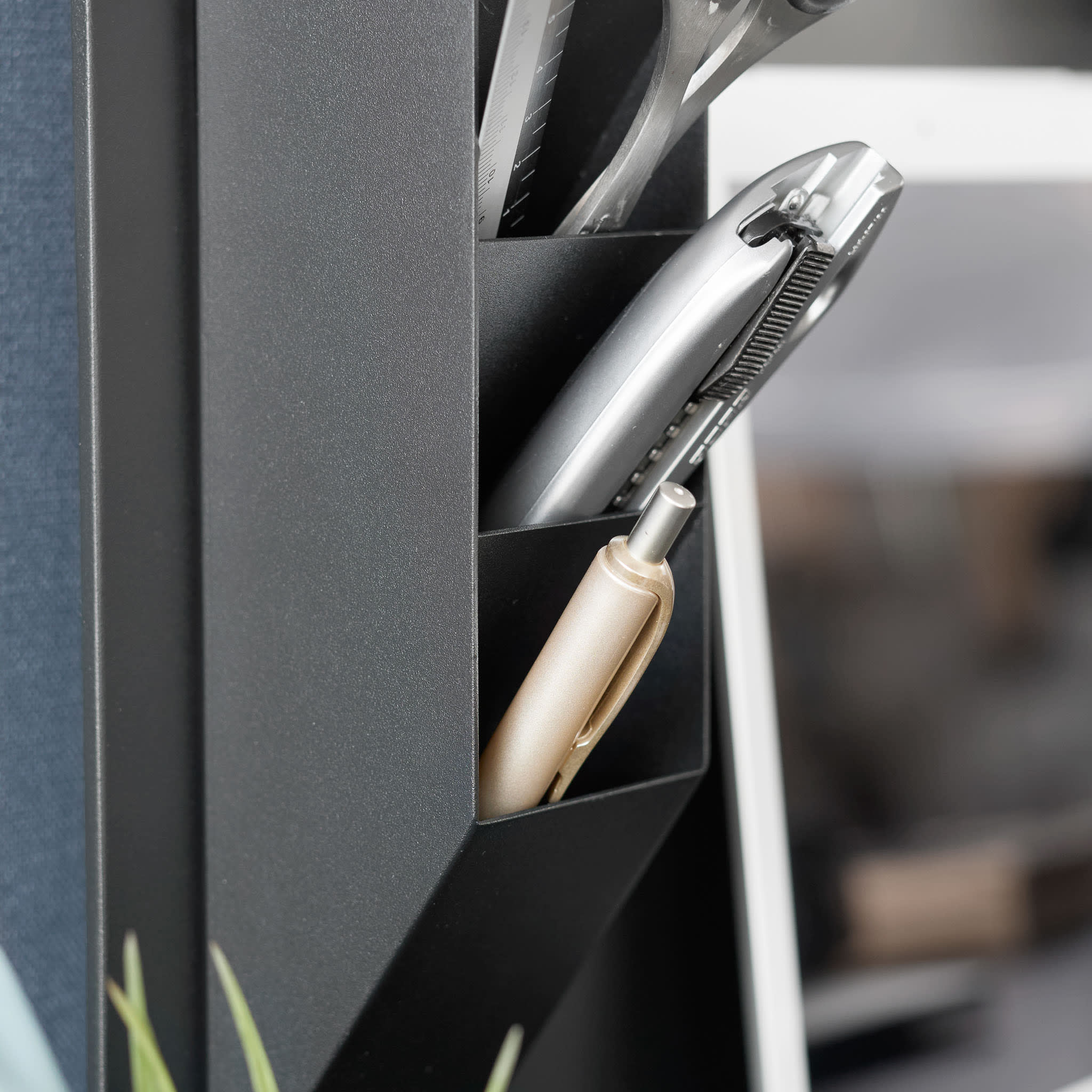 Magnetic Pen Holder : User-Friendly Angled Storage