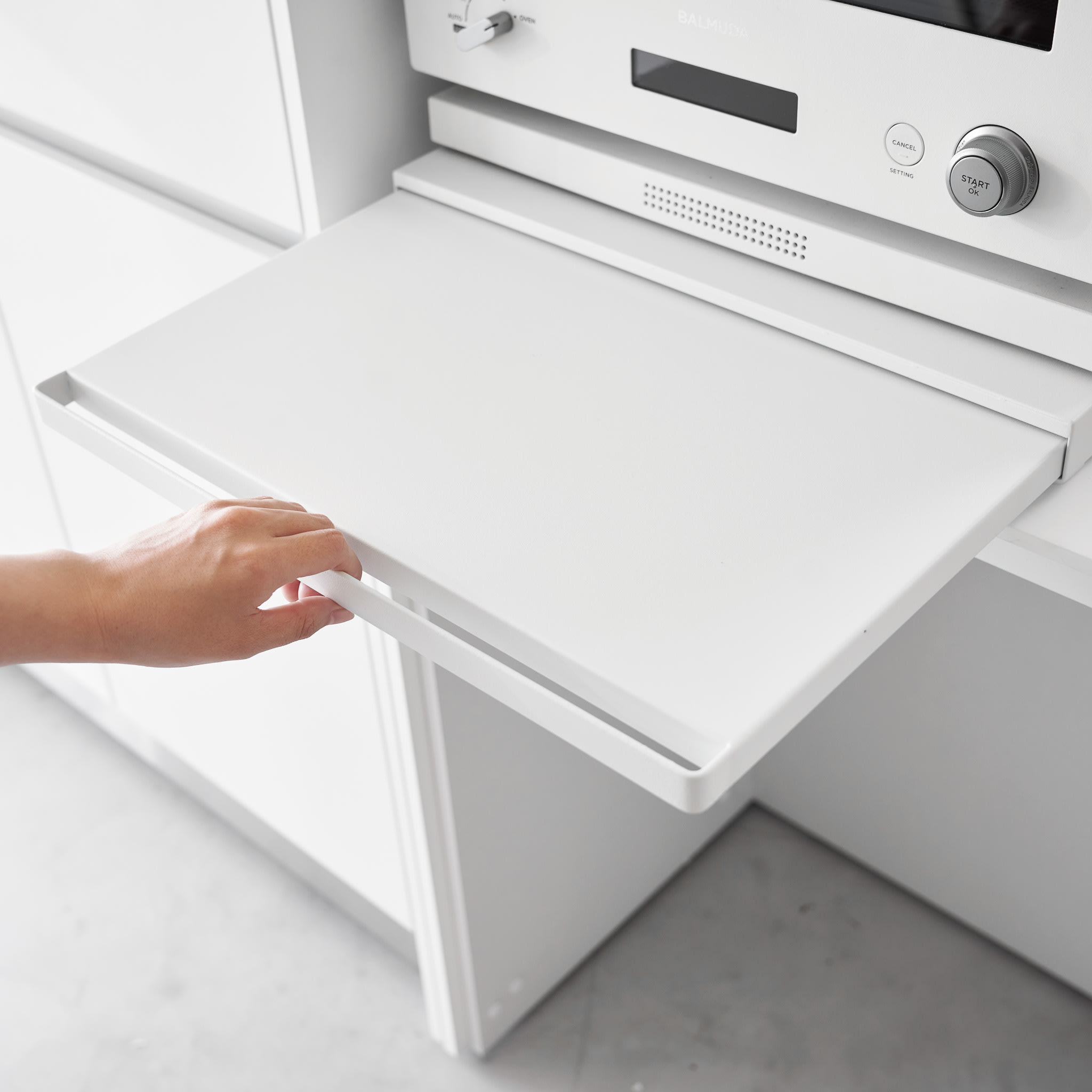 Sliding Countertop Tray : Pull-Out Kitchen Space