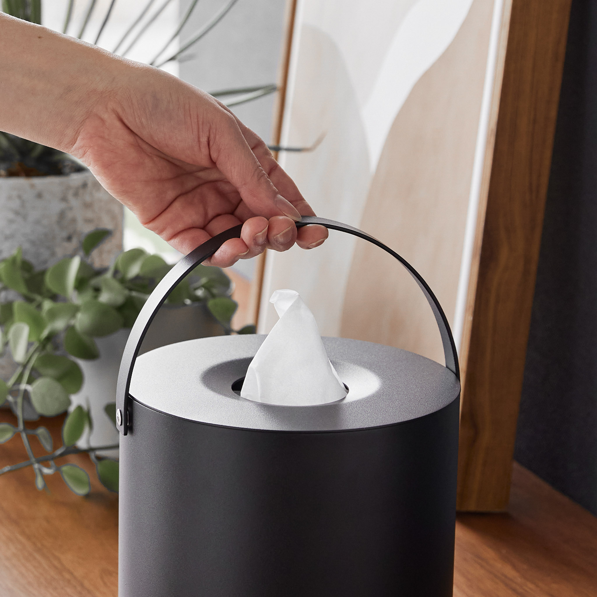 Tissue Case Round with Handle : Mit Griff für bequemes Tragen