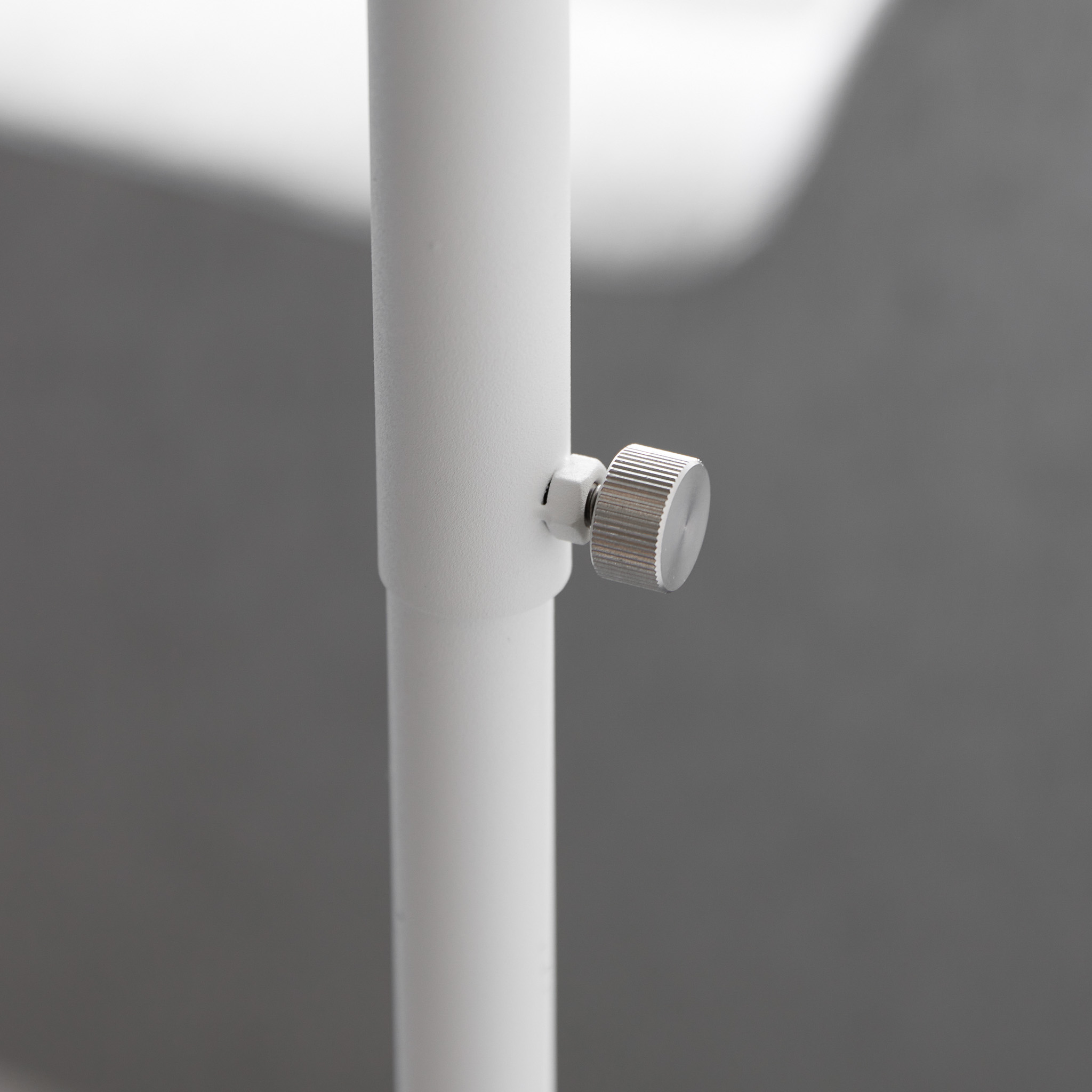 Adjustable Lantern Stand : Height-Adjustable Design