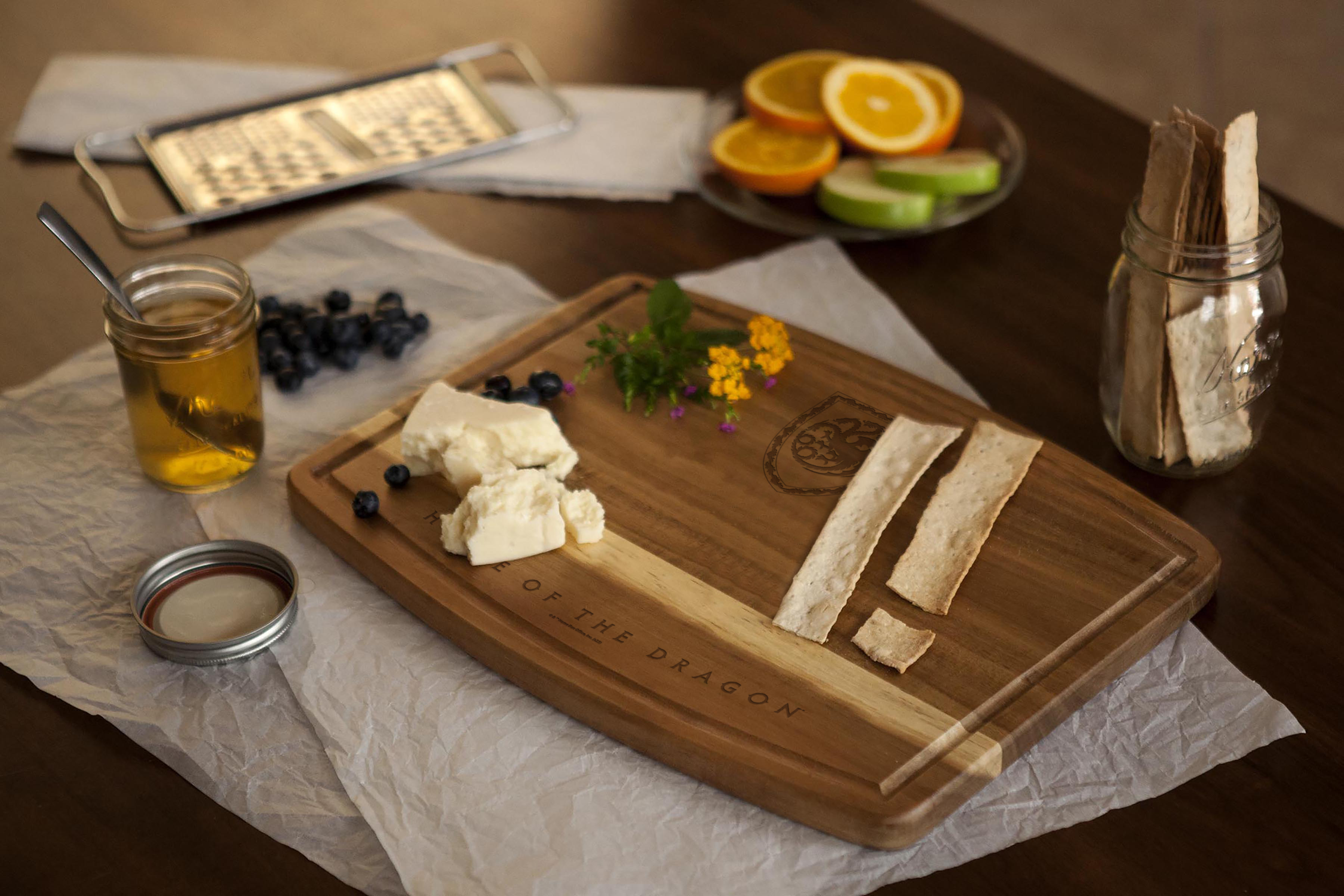House of the Dragon - Ovale Acacia Cutting Board