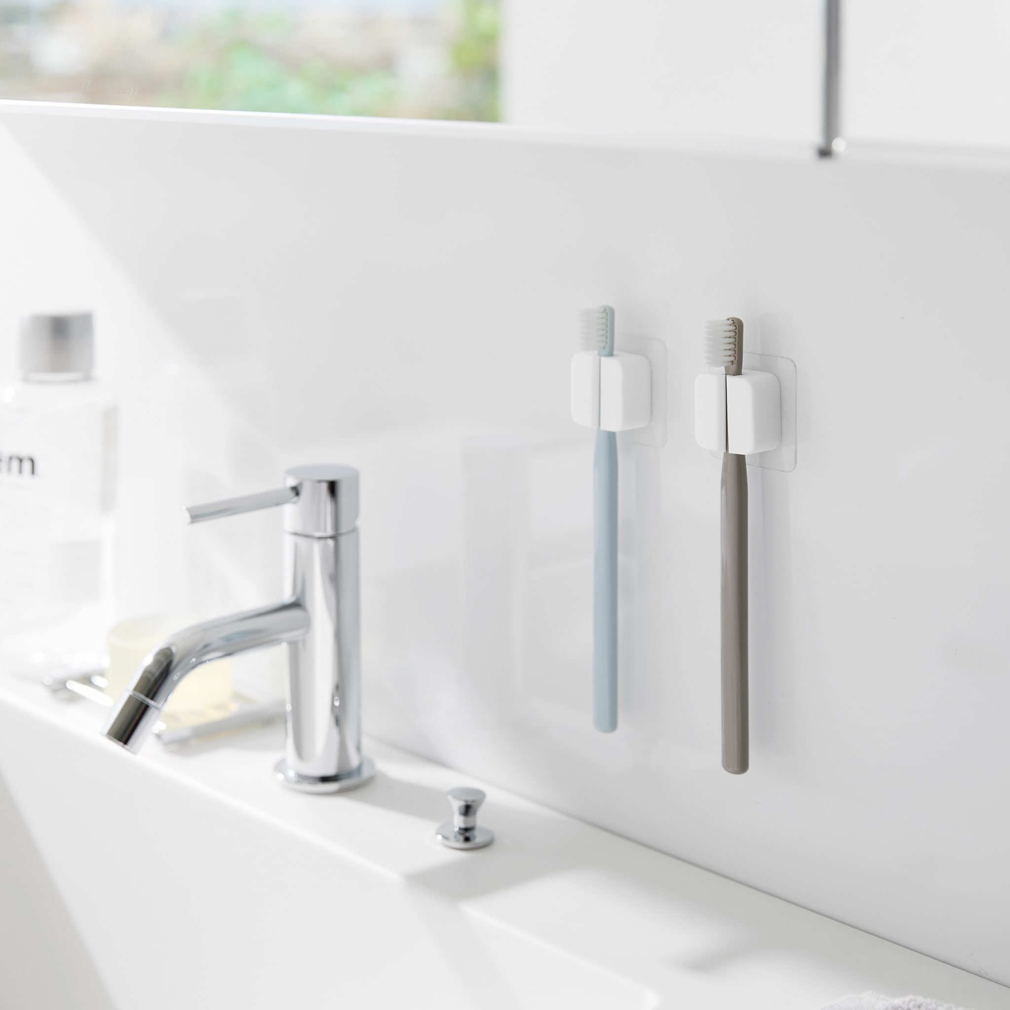 Film Hook Multi-Use Clips (Set of 2) : Ideal for the Bathroom