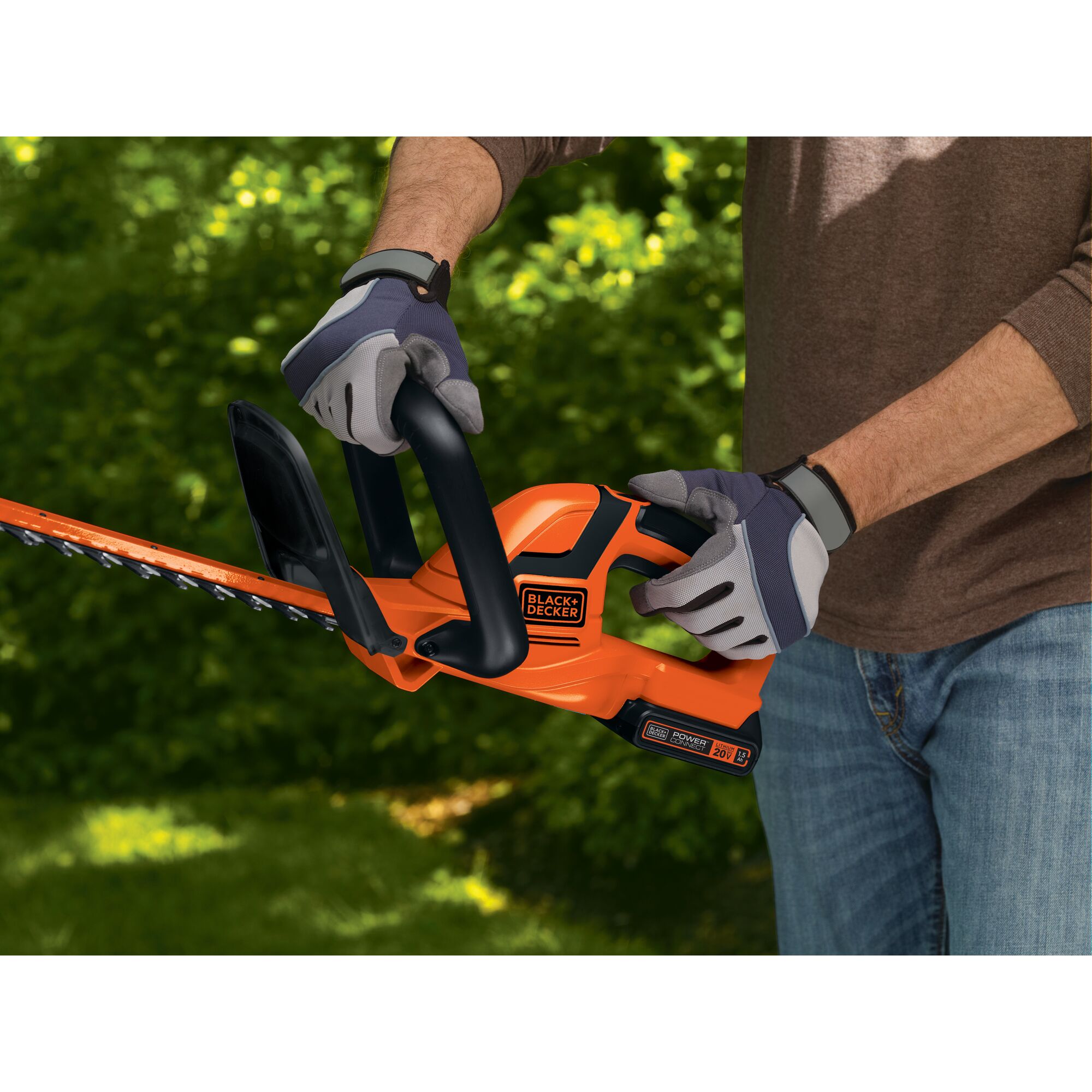 Wrap around front handle feature of 20 volt MAX 22 inch hedge trimmer.