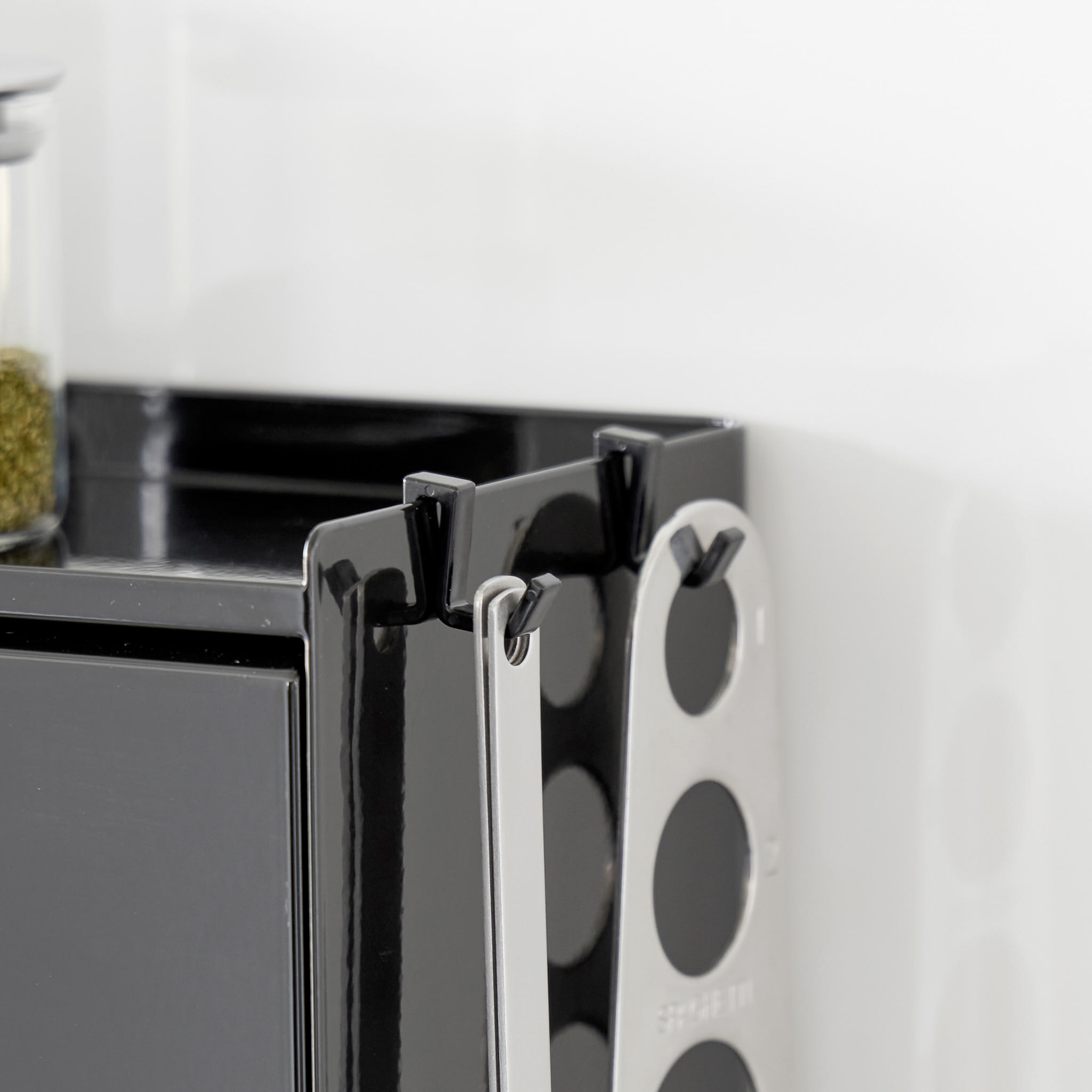 3-Tiered Seasoning Rack : 2 Hooks Included