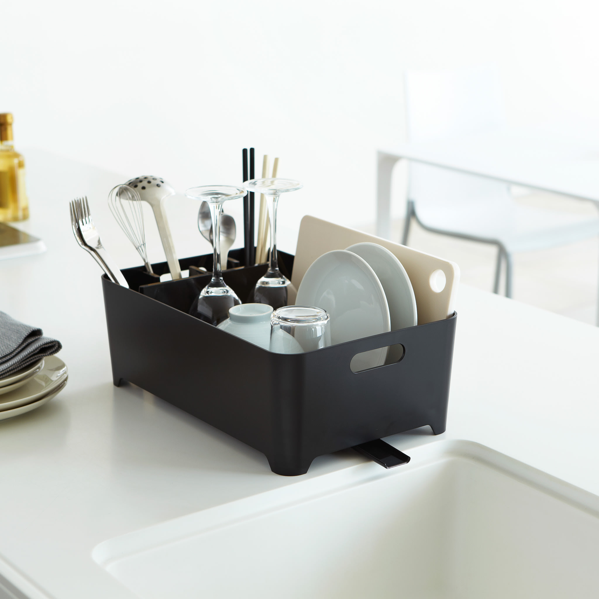 Drainer Basket : Integrated Cutlery Holder