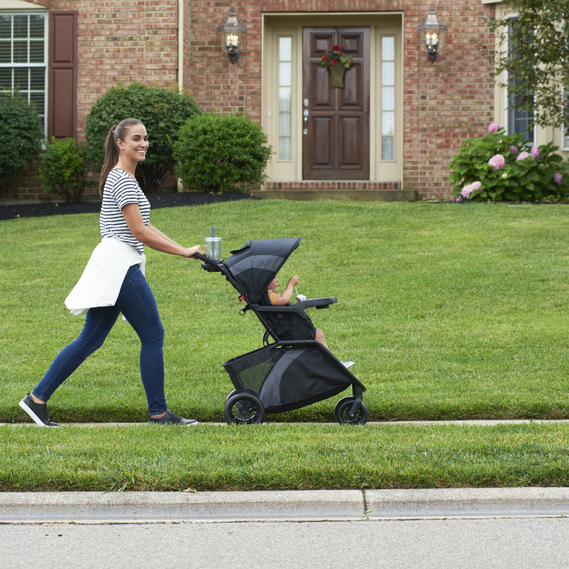 Advanced SensorSafe™ Epic4™ Travel System with LiteMax Infant Car Seat (Jet) Lifestyle Photo Advanced SensorSafe™ Epic4™ Travel System with LiteMax Infant Car Seat (Jet) Lifestyle Photo